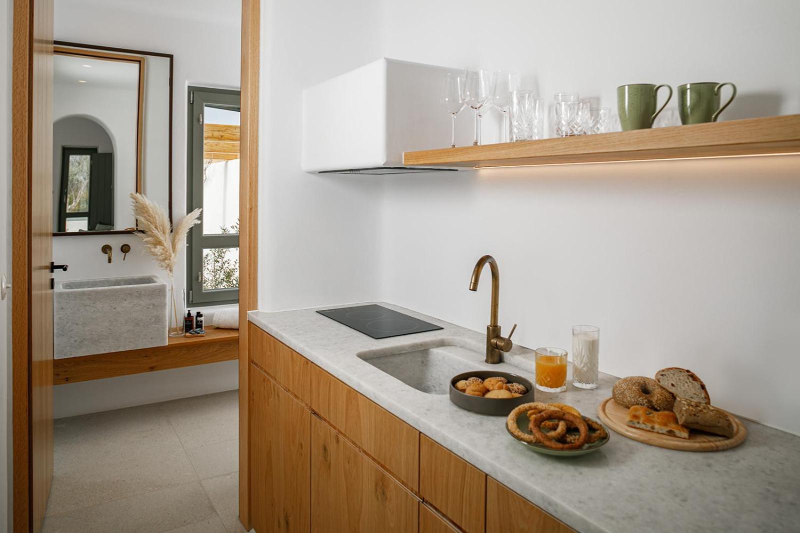 Suite with Private Pool - Photo 3