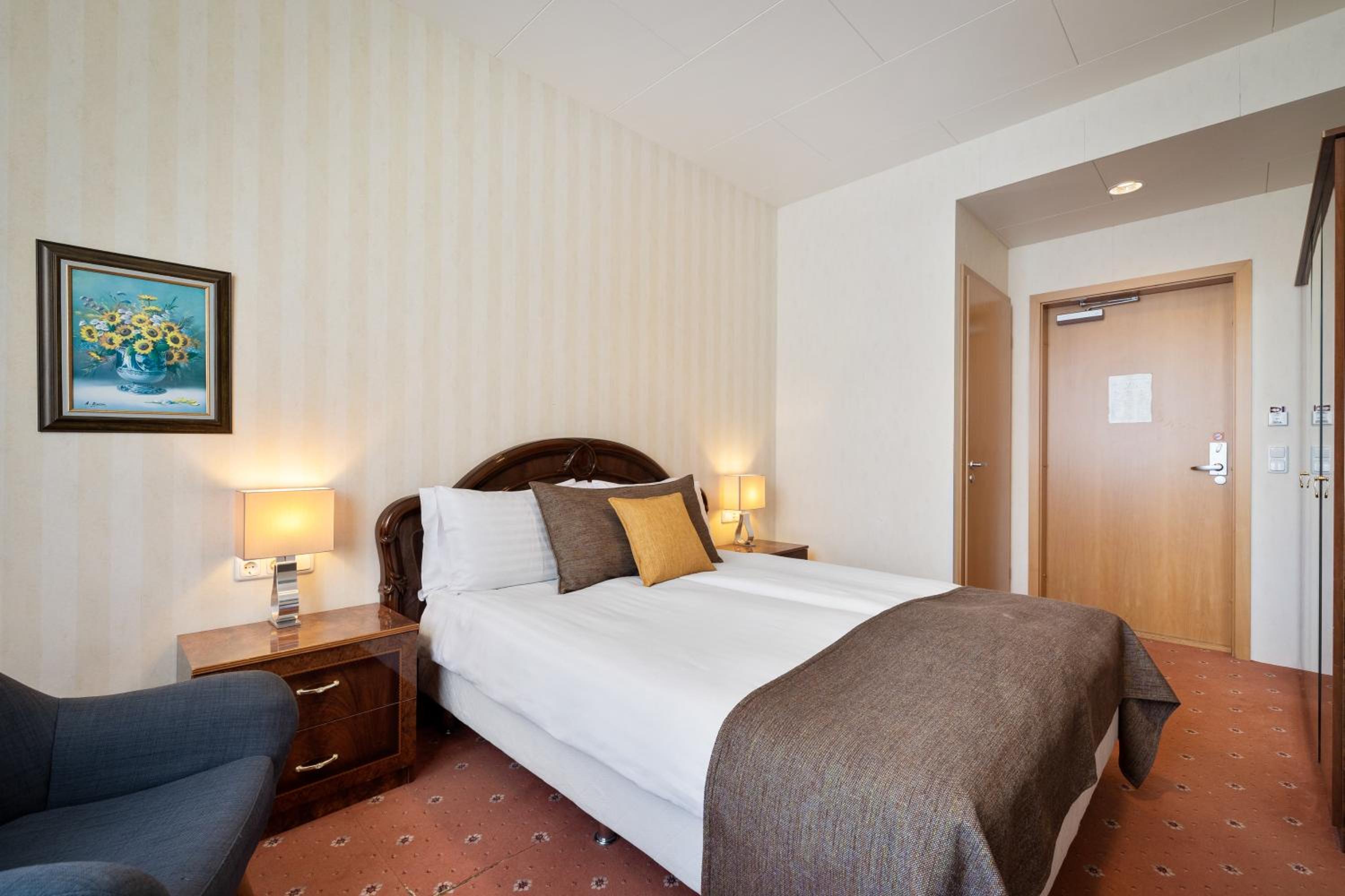 Standard Double Room photo 3