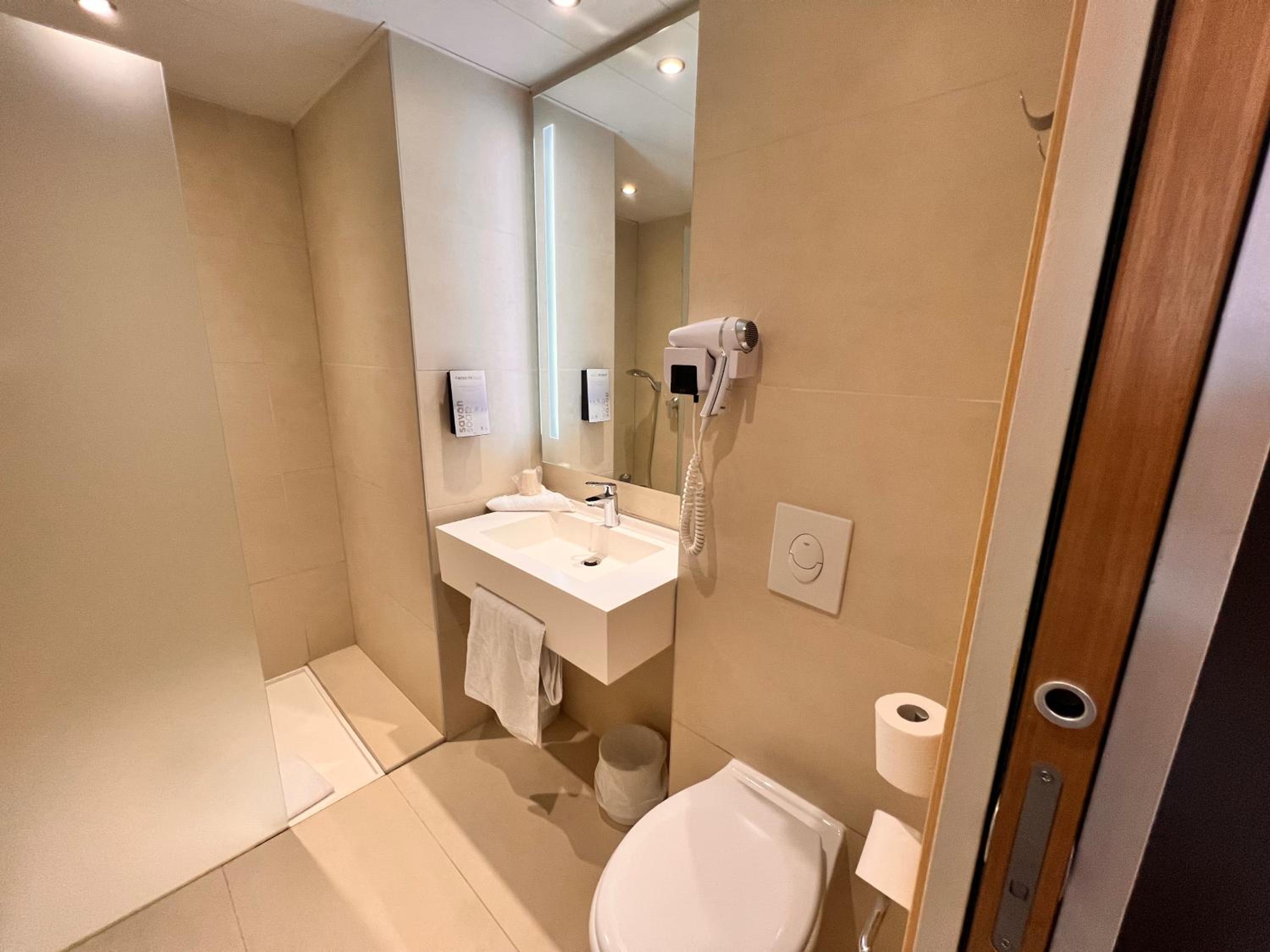 Large Quadruple Room