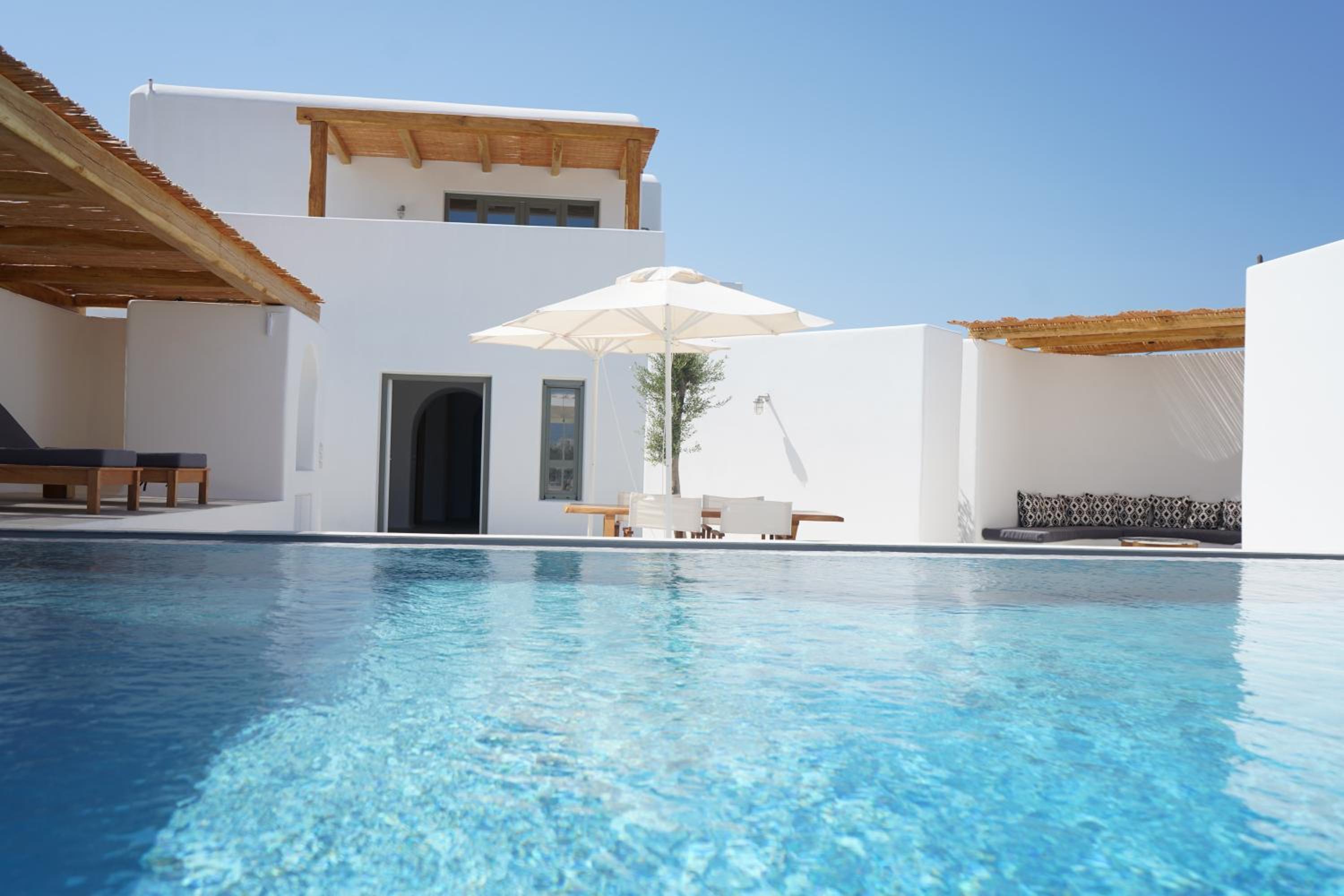 Villa with Private Pool - Photo 57