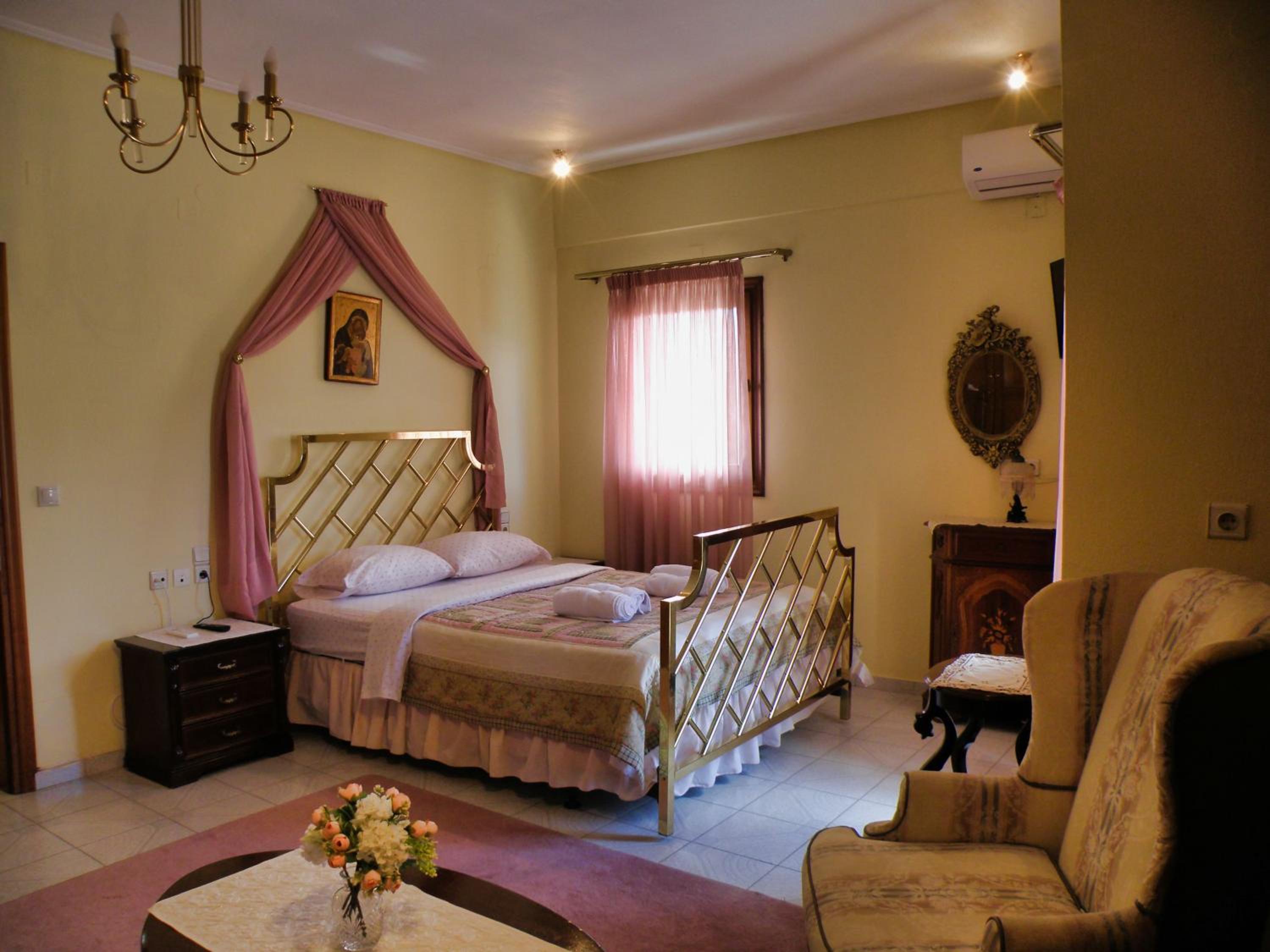 Three-Bedroom Apartment - Photo 14