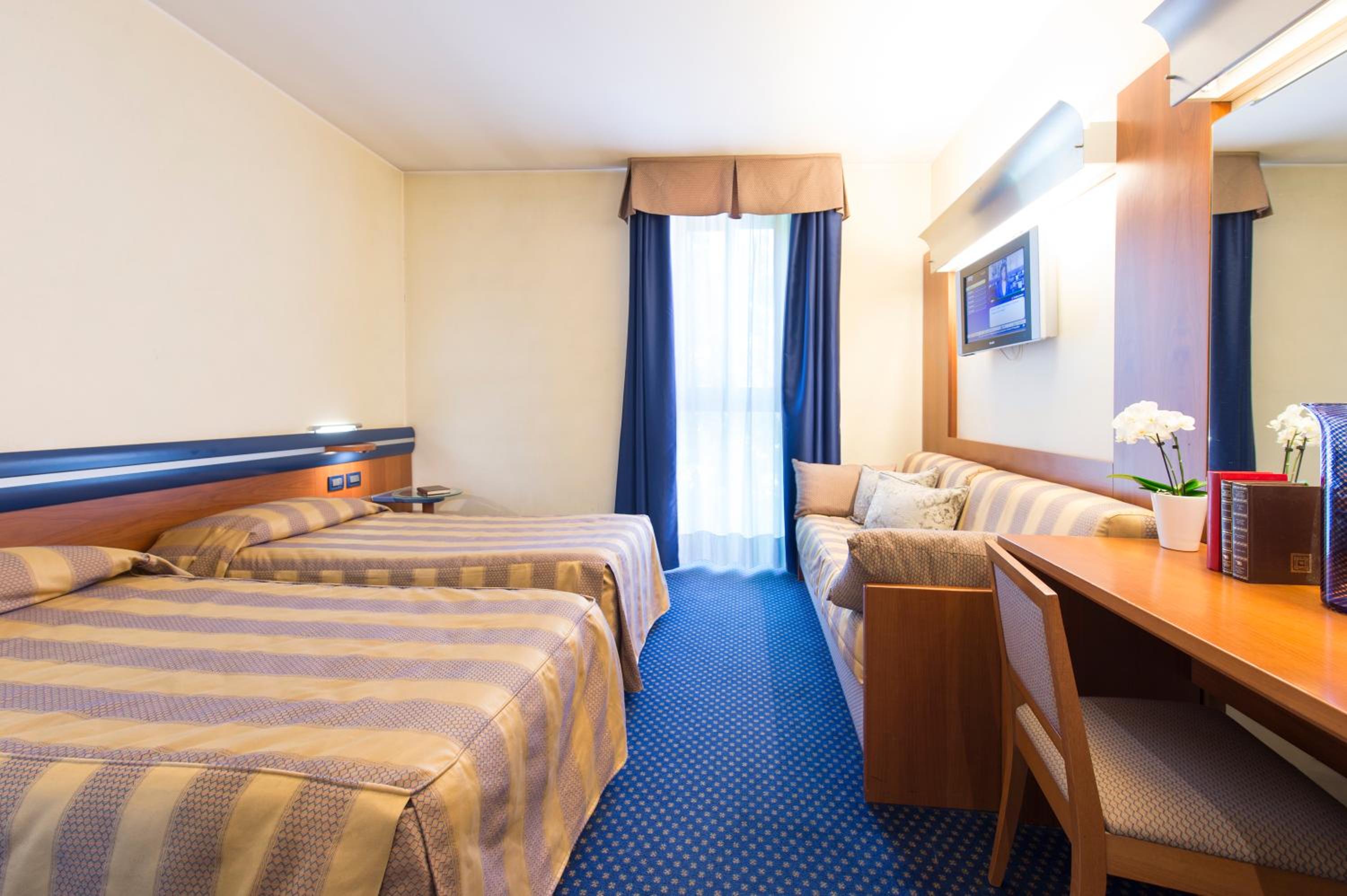 Double or Twin Room photo 2