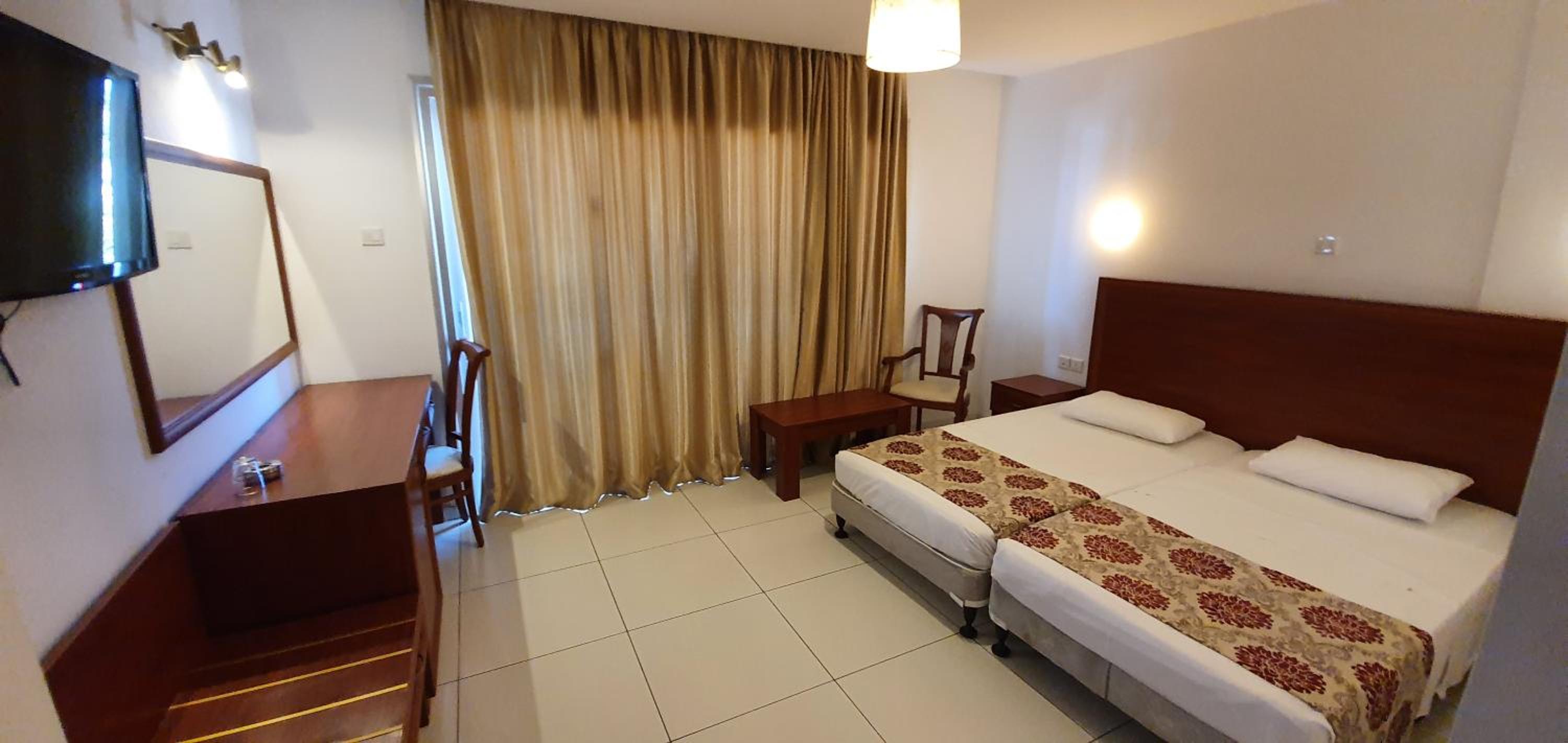 Standard Room with Inland View - Photo 4