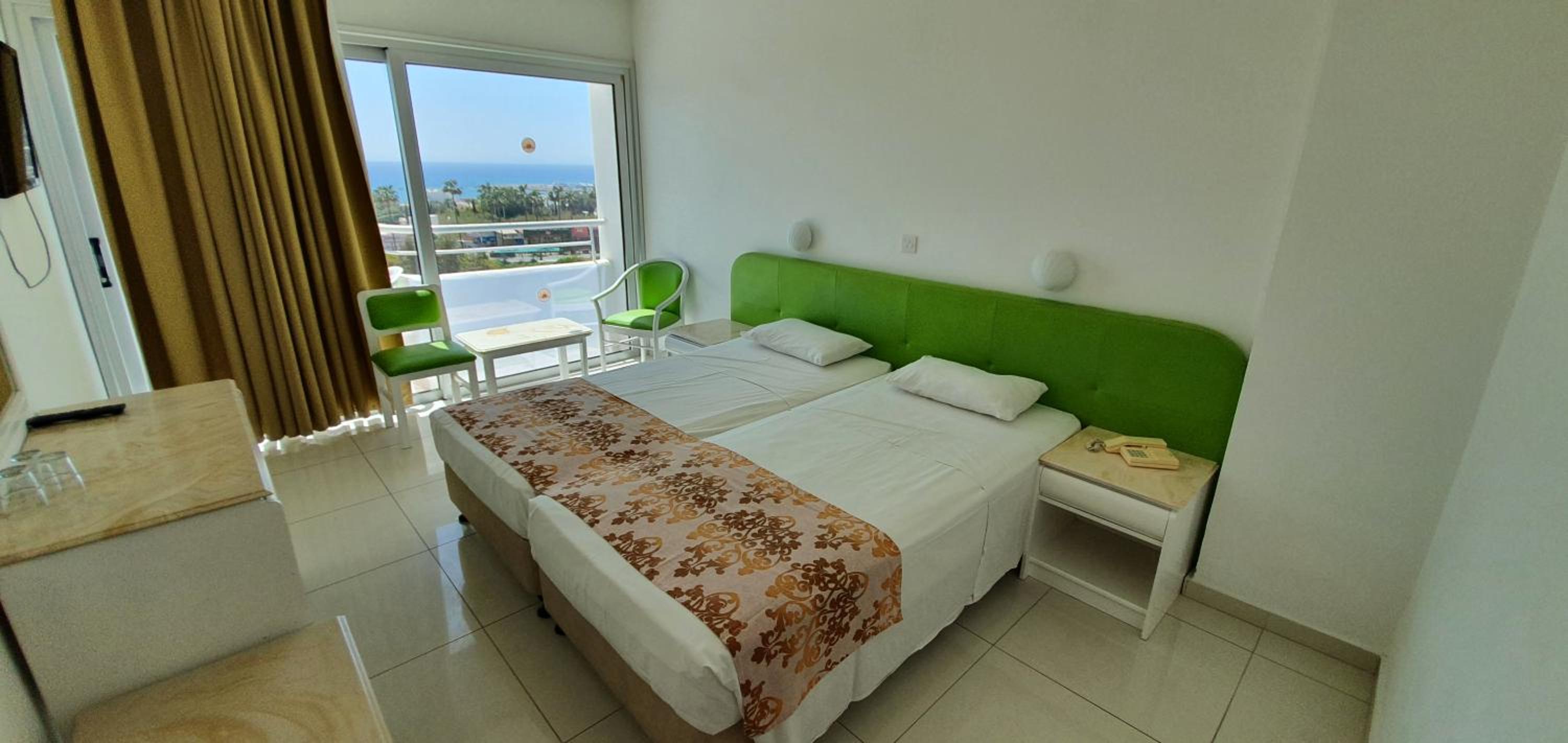 Standard Room with Sea View - Photo 2