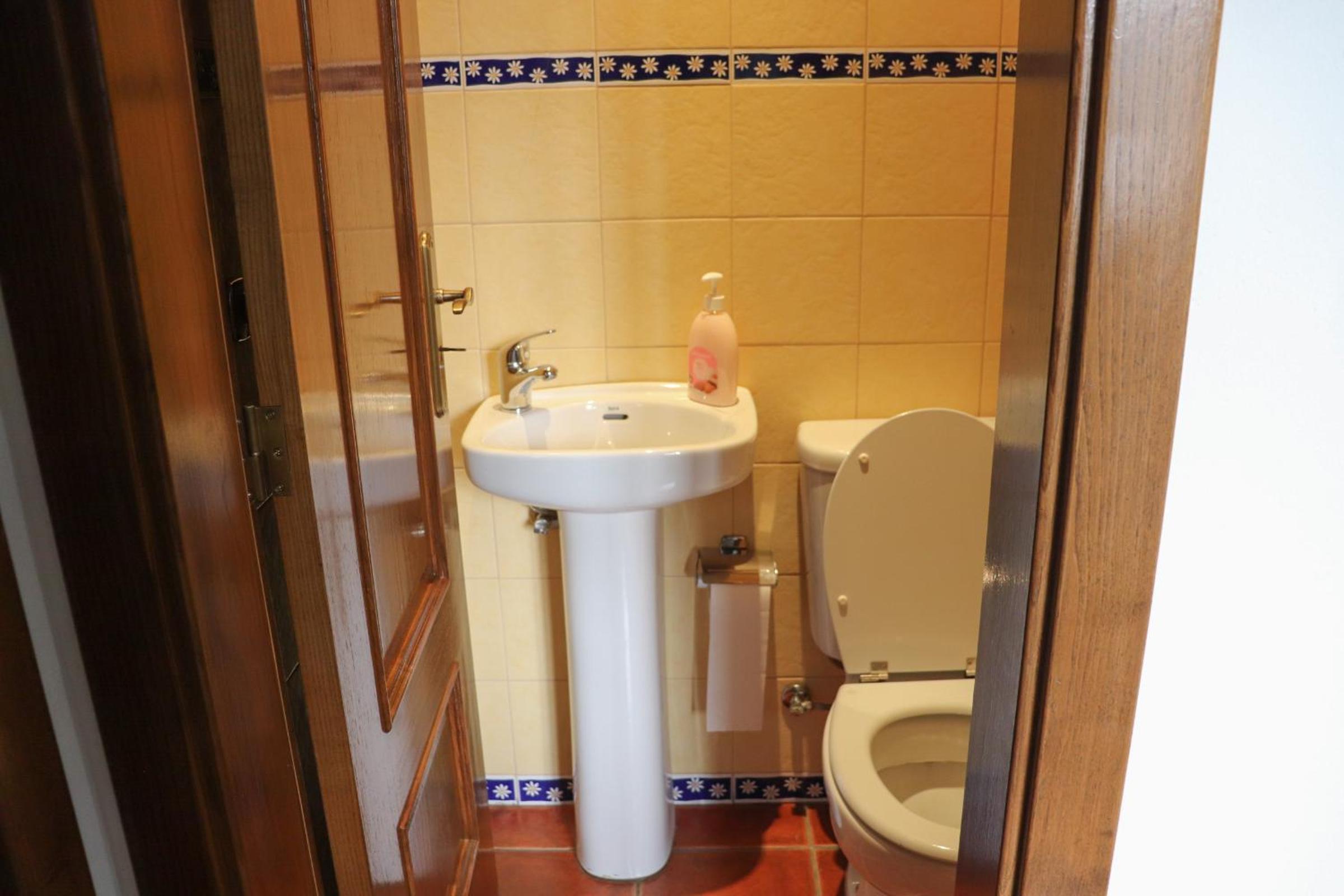 Two-Bedroom House - Photo 16