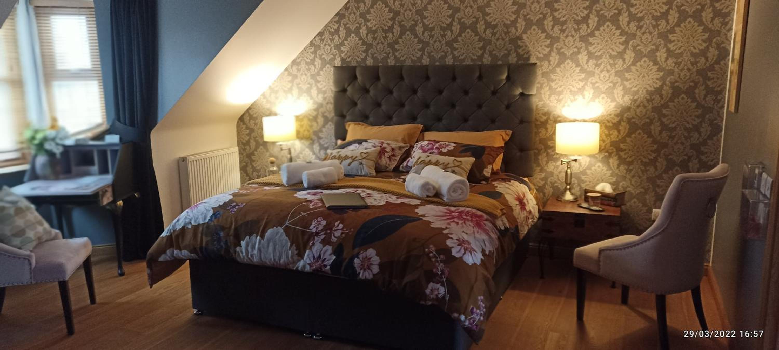 Quadruple Room with Private Bathroom