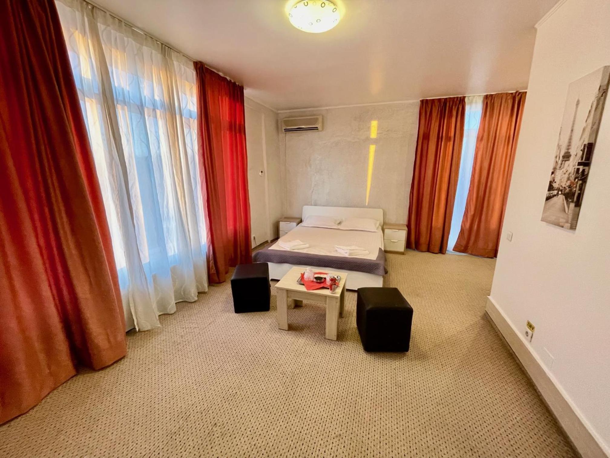 Standard Double Room - Photo 20