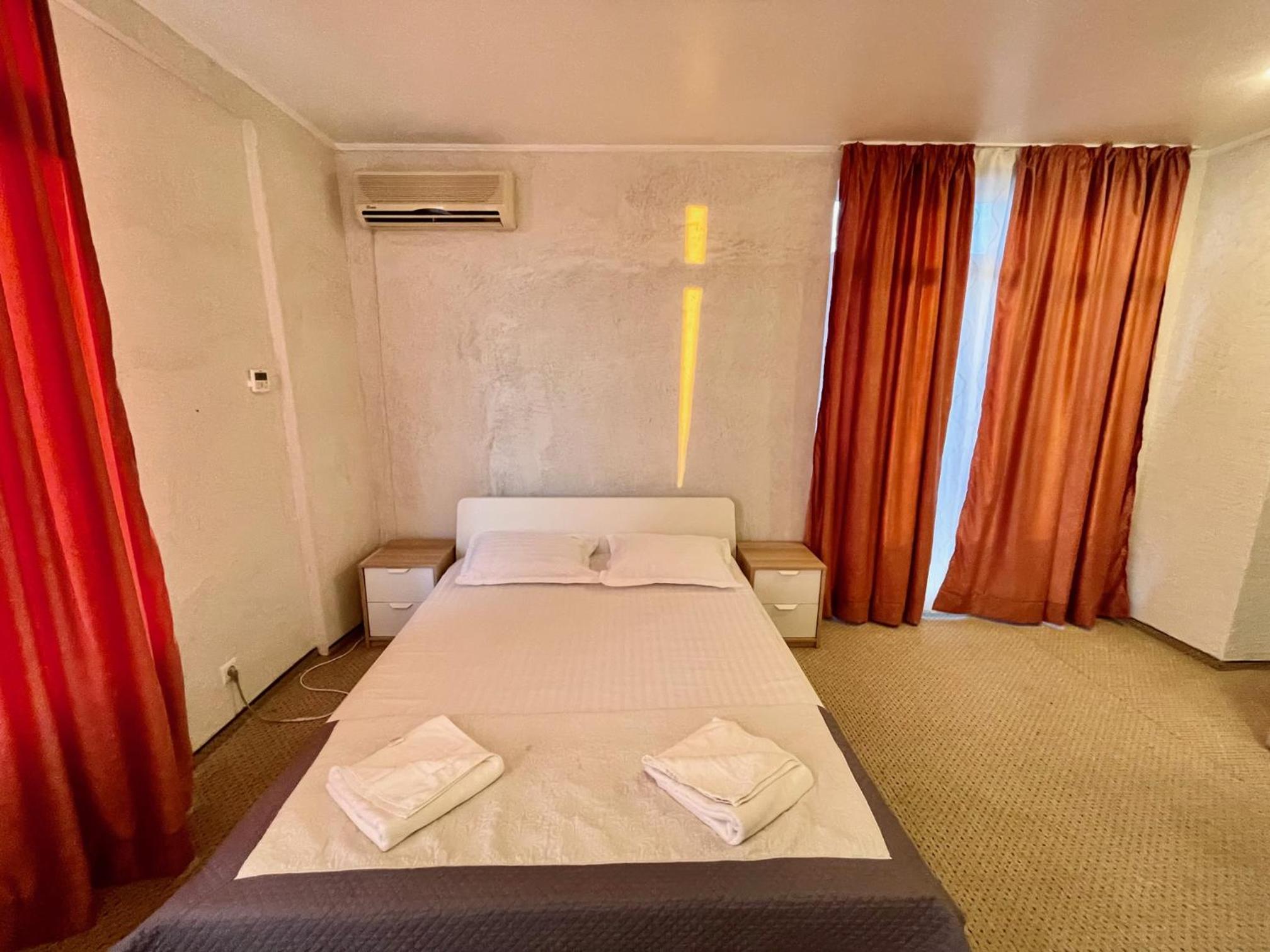 Standard Double Room - Photo 21