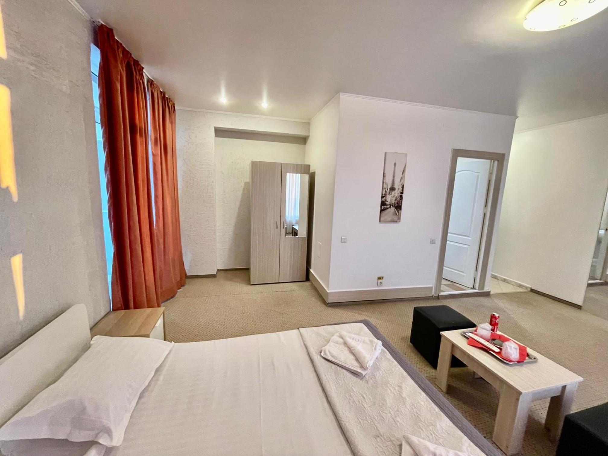 Standard Double Room - Photo 22