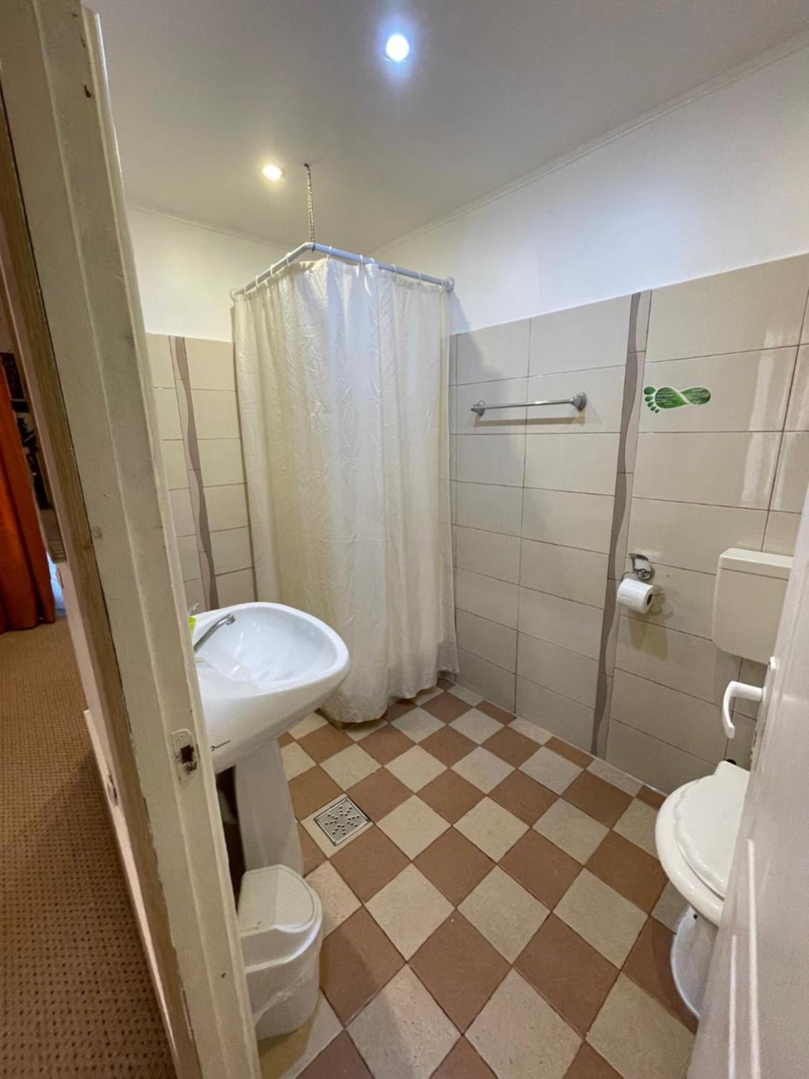 Standard Double Room - Photo 23