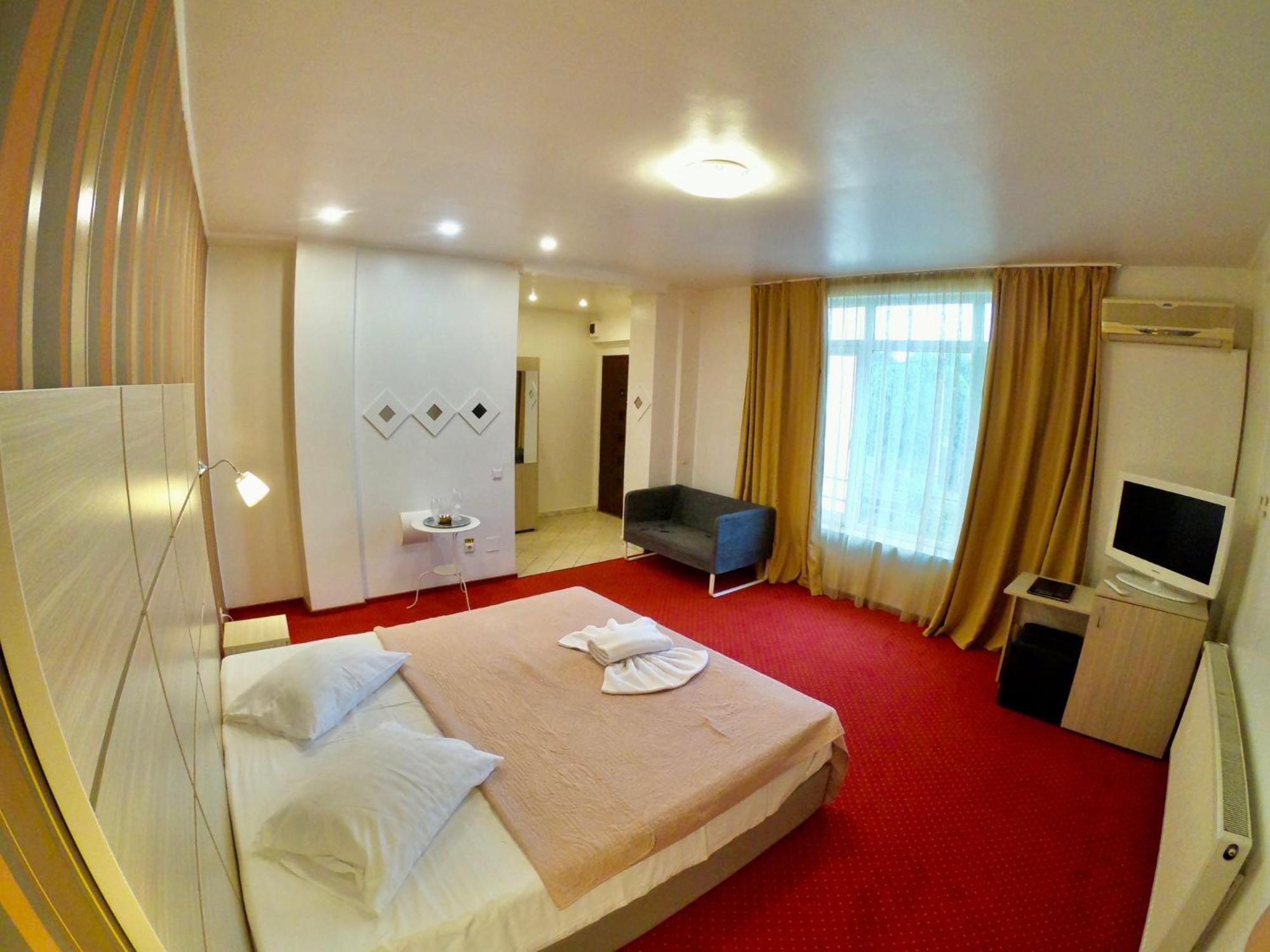 Standard Double Room - Photo 25