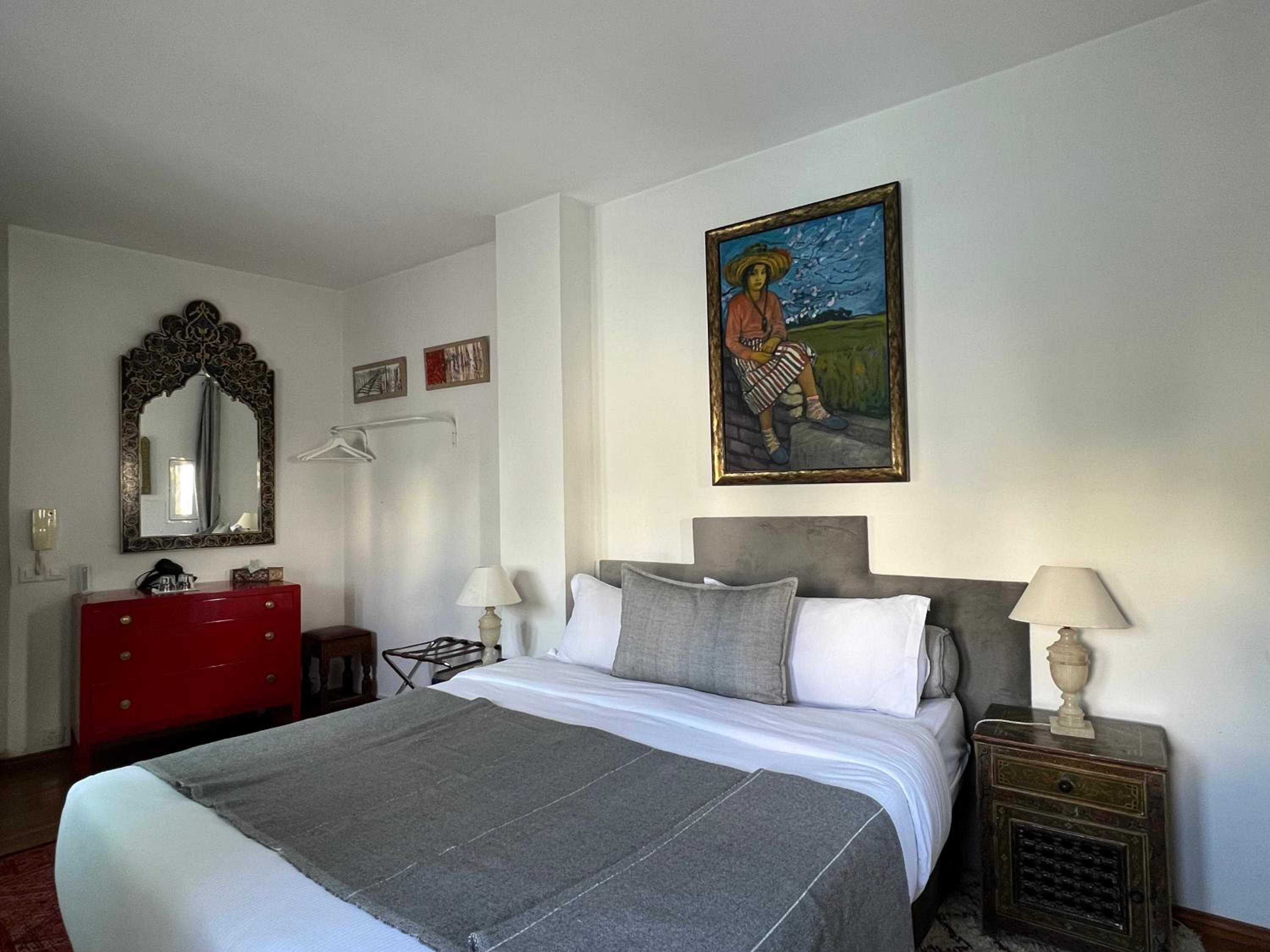 Deluxe Room - Photo 5