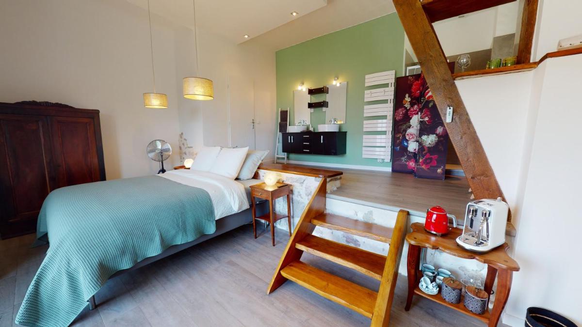 King Room with Mountain View photo 3