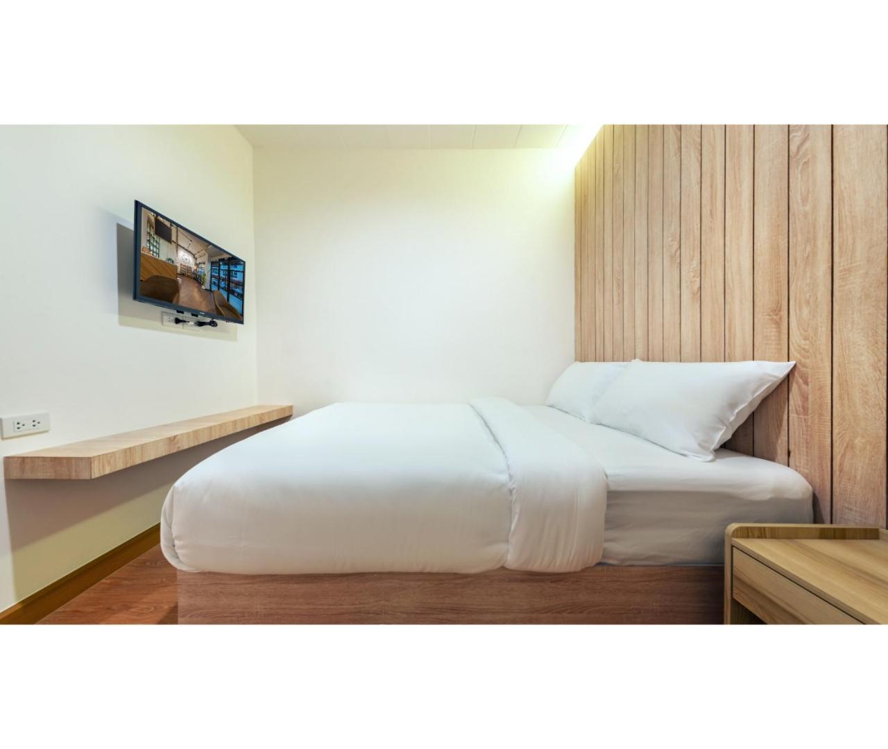 Double Room with Shared Bathroom photo 1