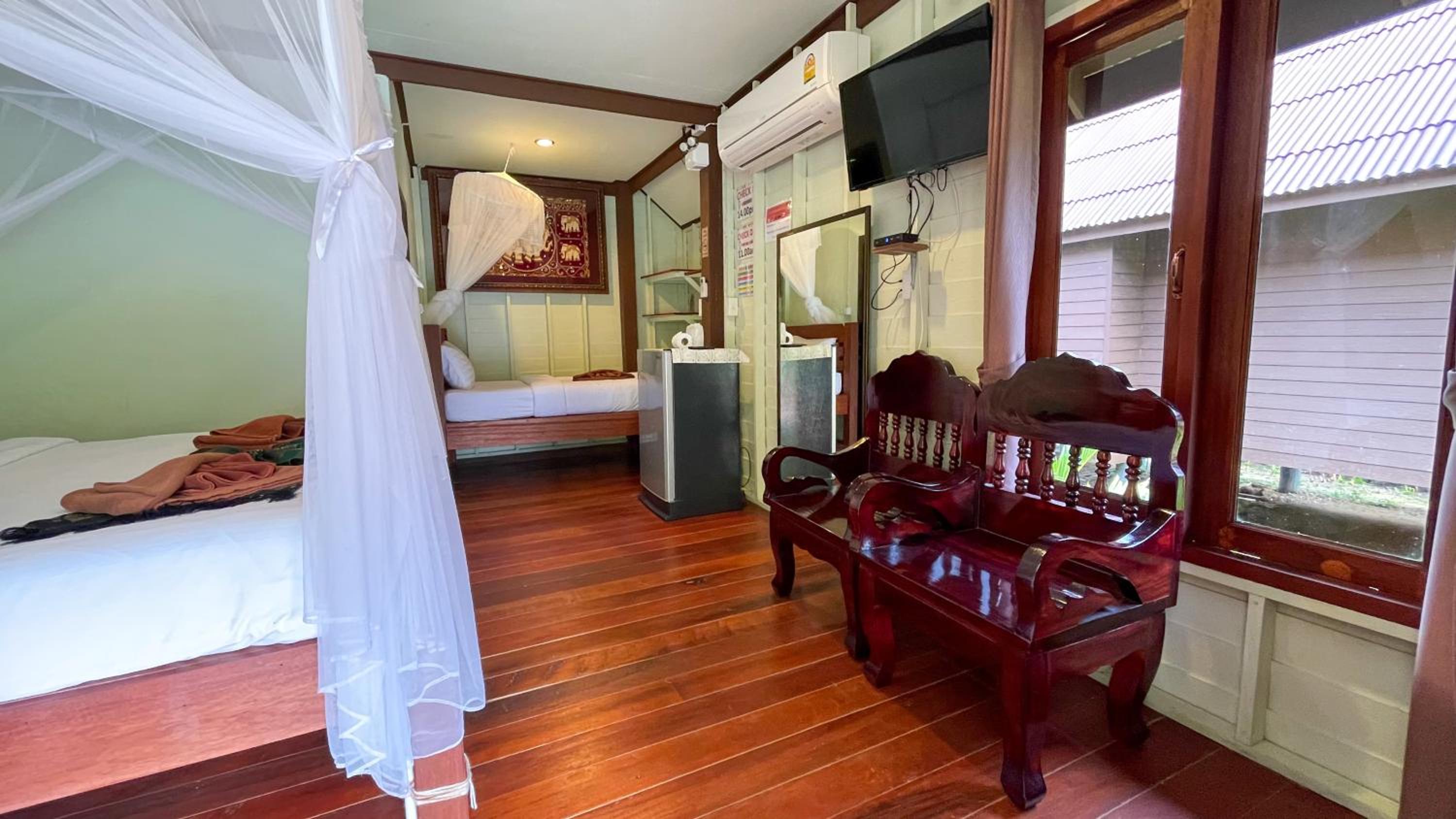 Triple Room with Pool View photo 3