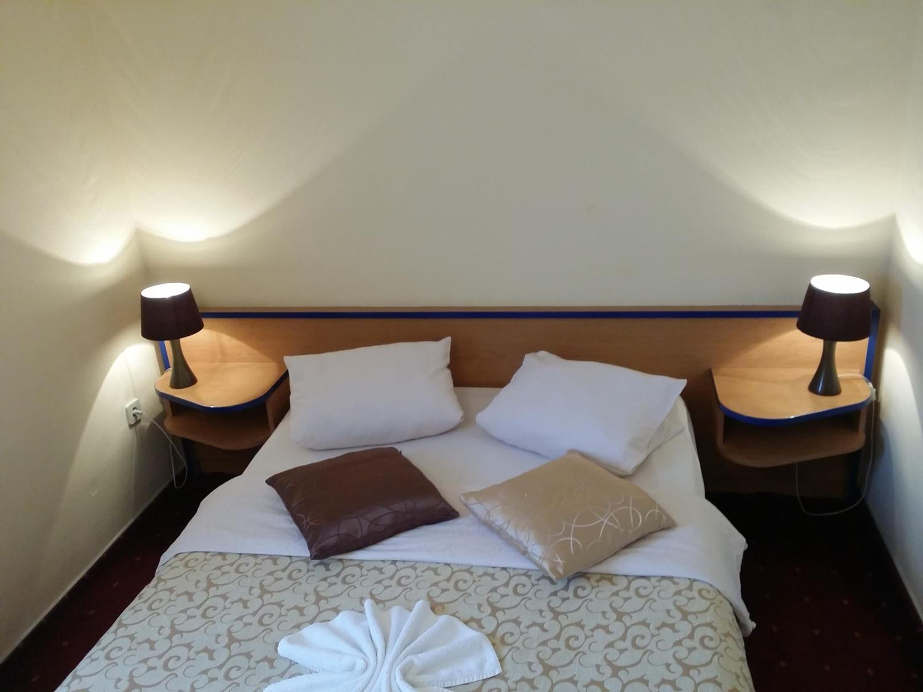 Double Room - Photo 2