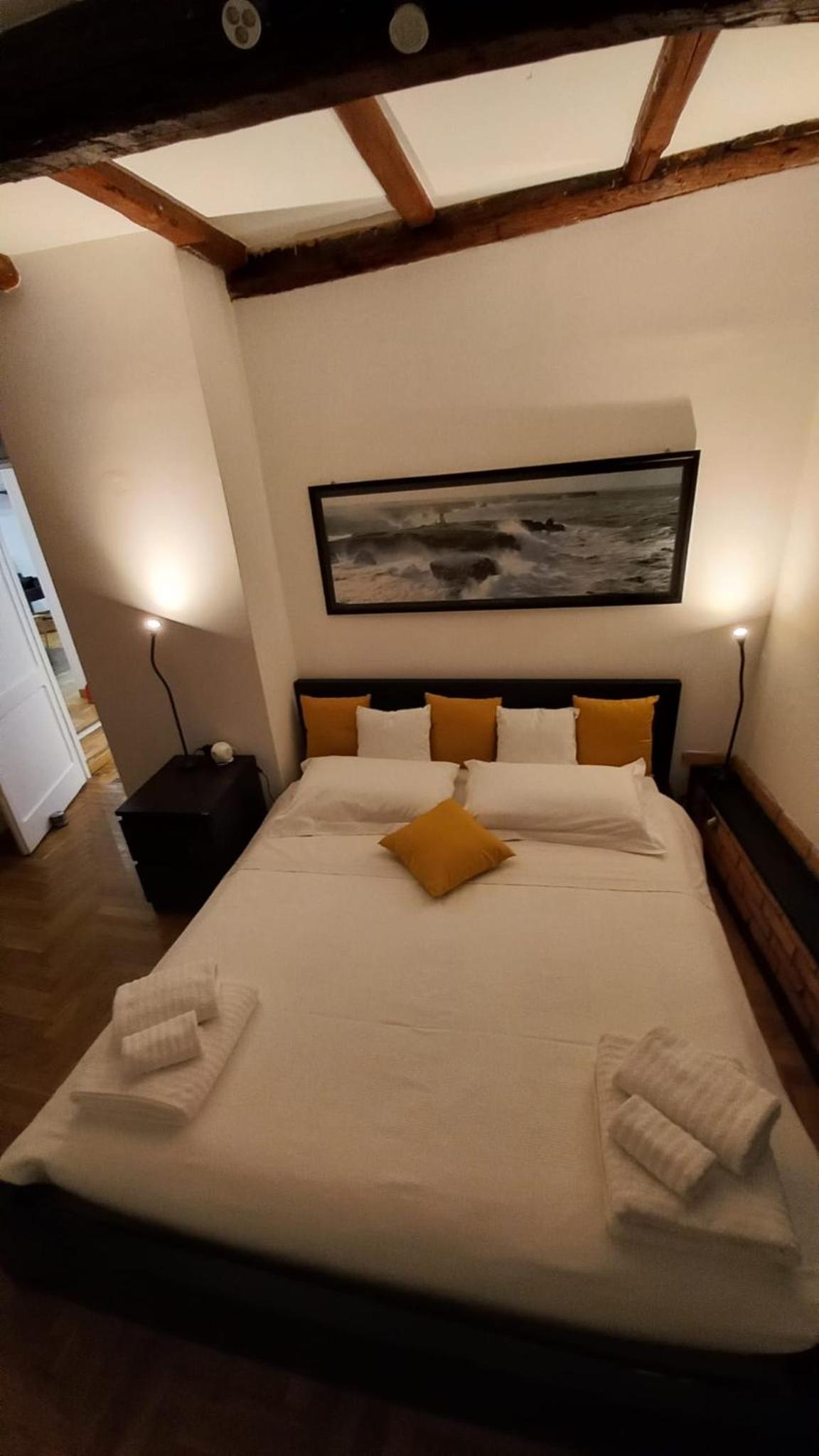 Two-Bedroom Apartment - Photo 3