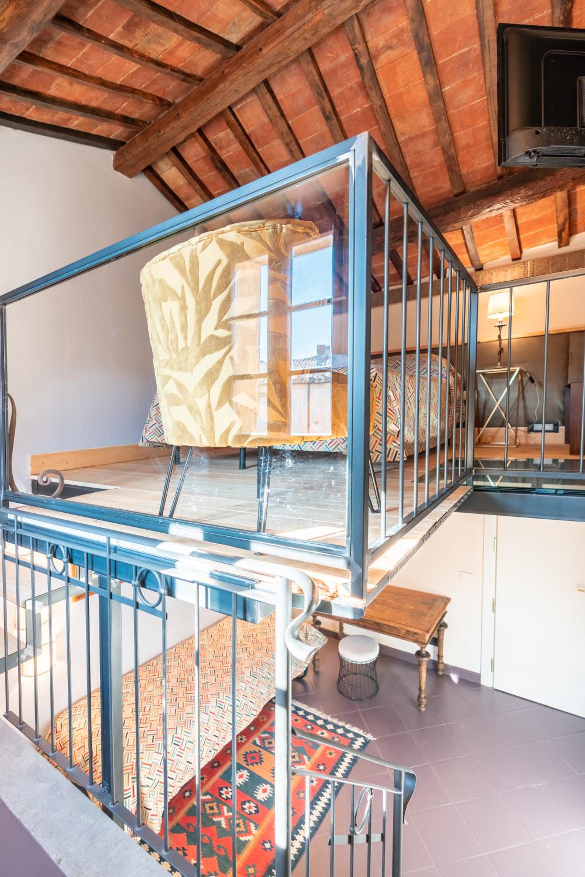 Suite - Photo 49