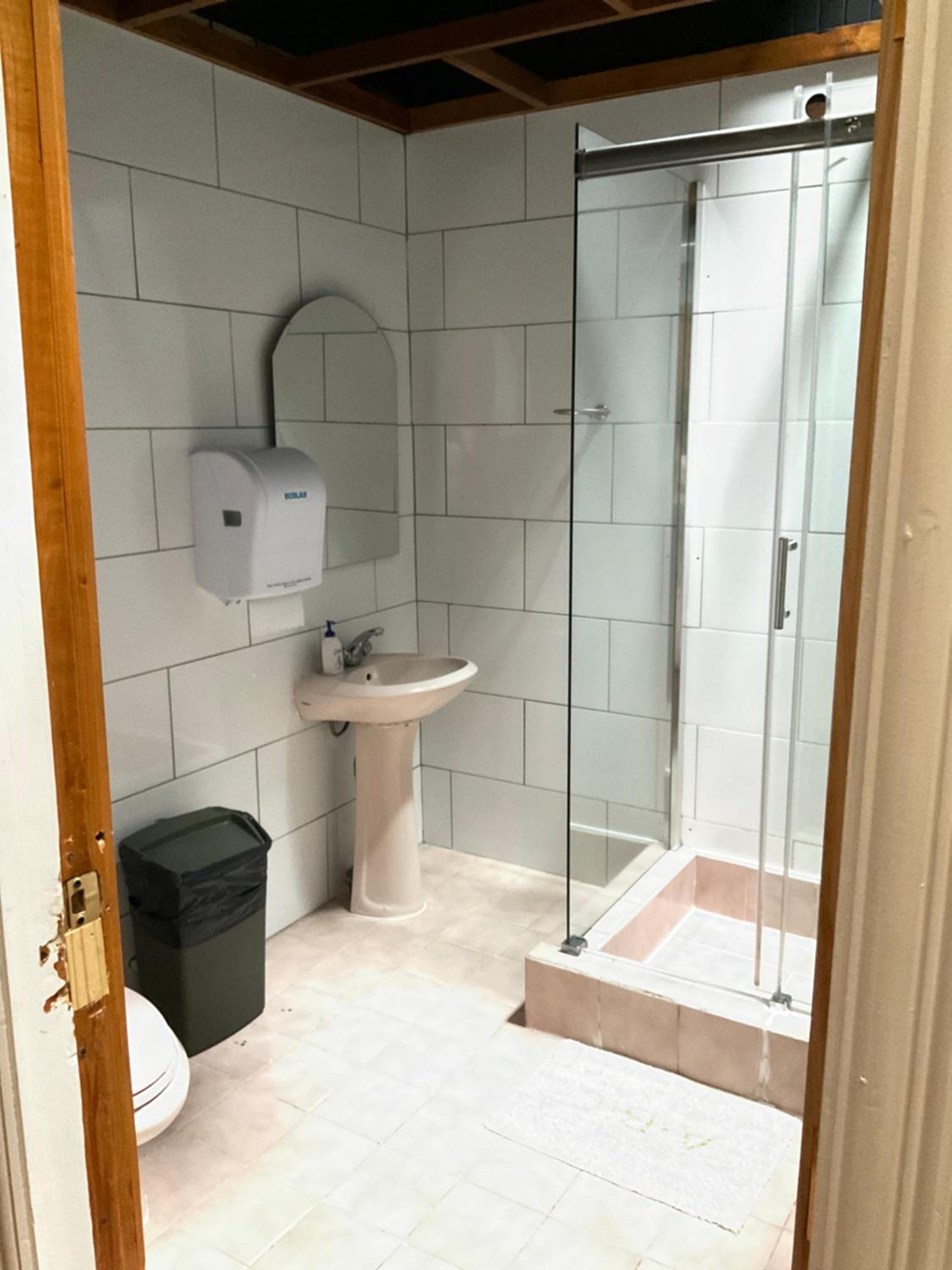 Double Room with Shared Bathroom photo 1