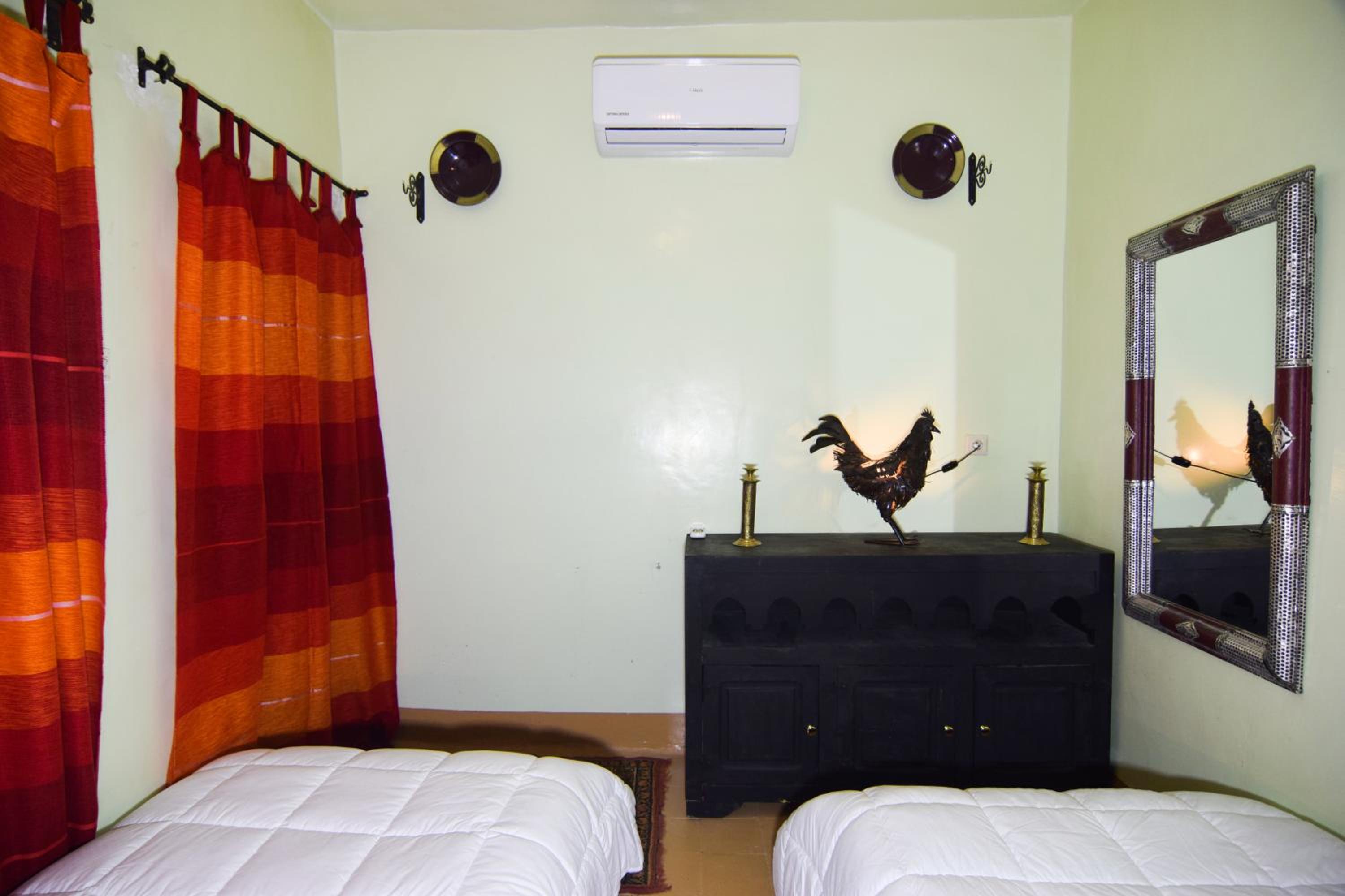 Twin Room with Private External Bathroom