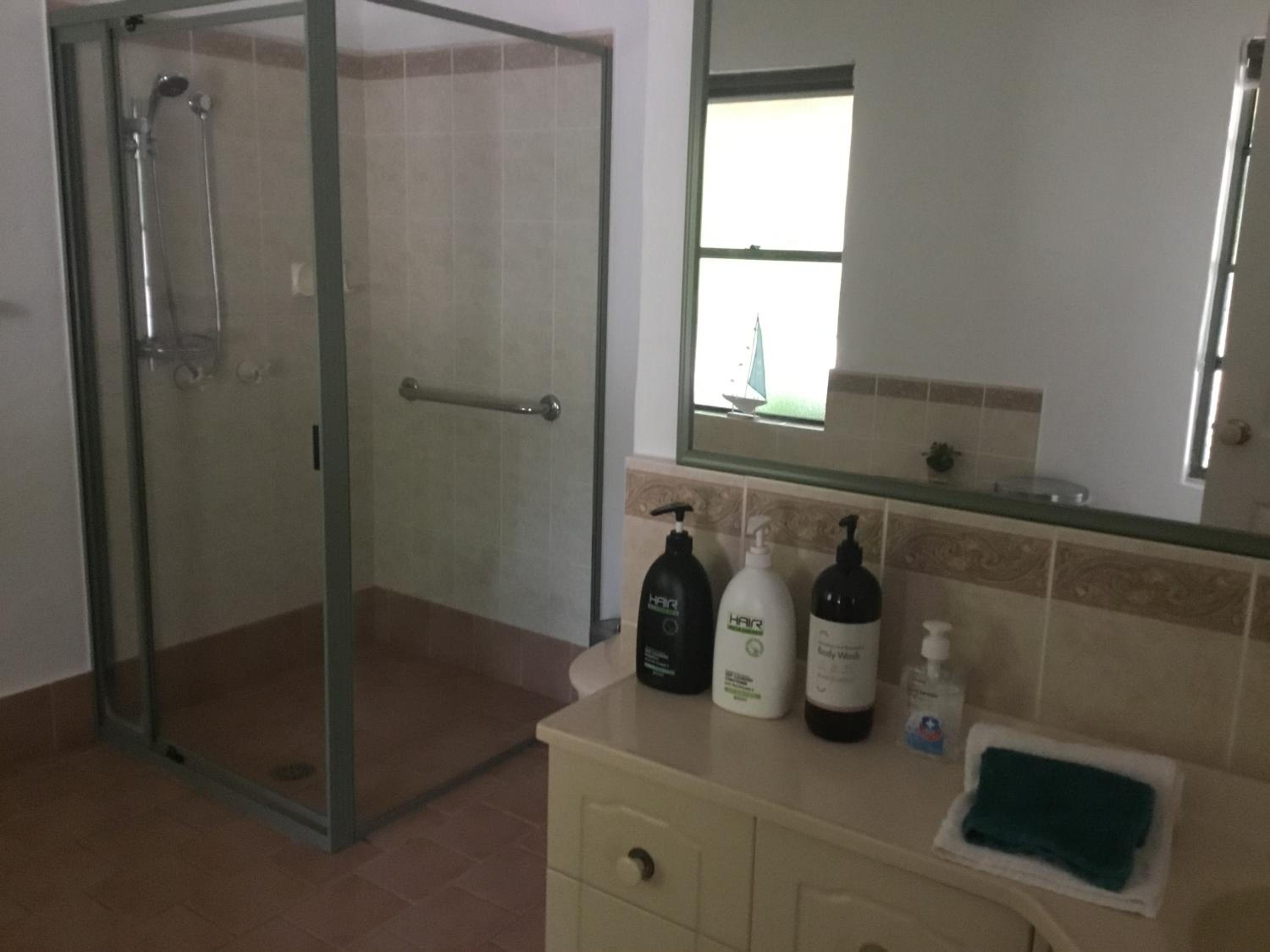 King Suite with Spa Bath photo 3