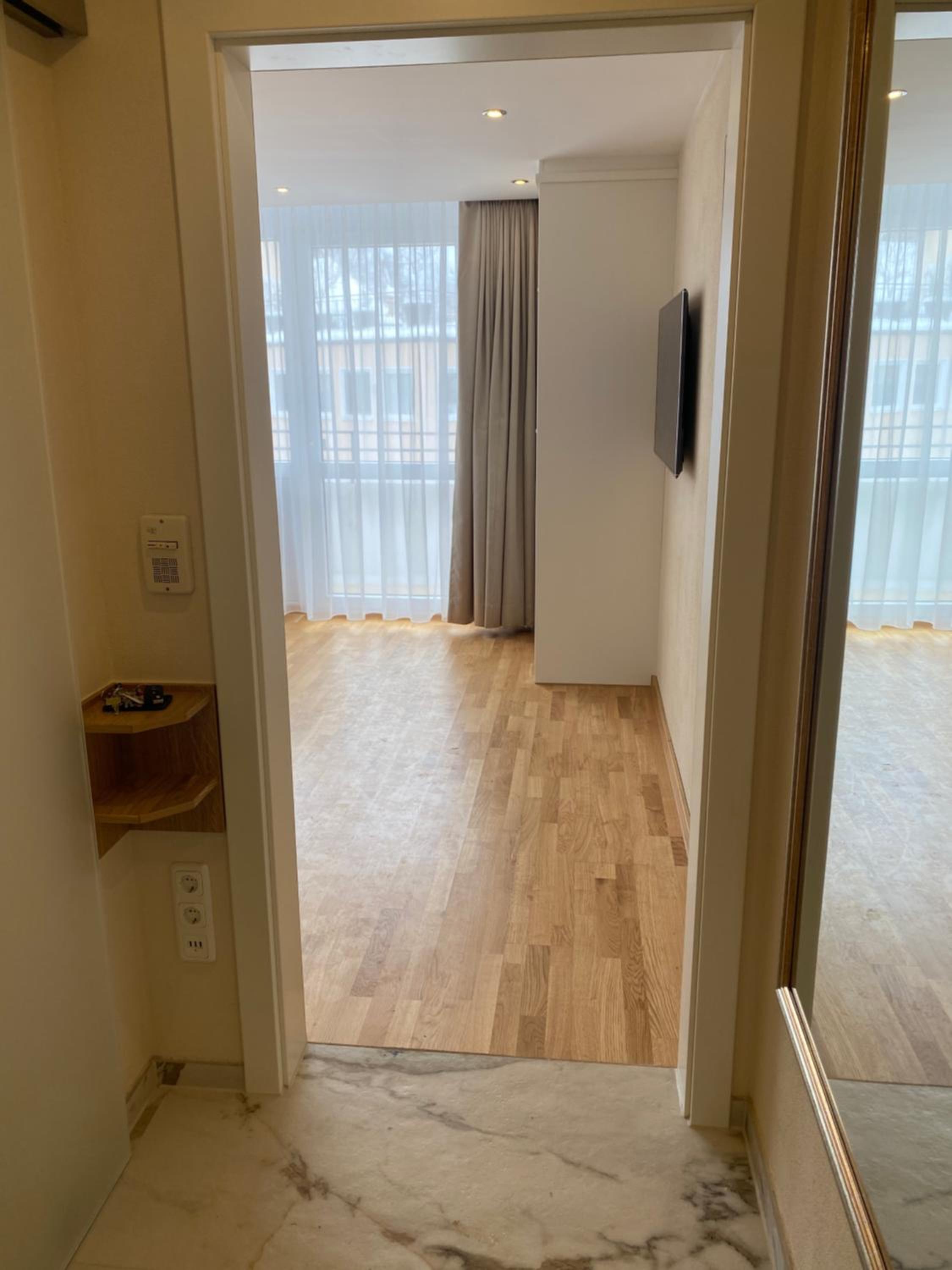 One-Bedroom Apartment - Photo 1