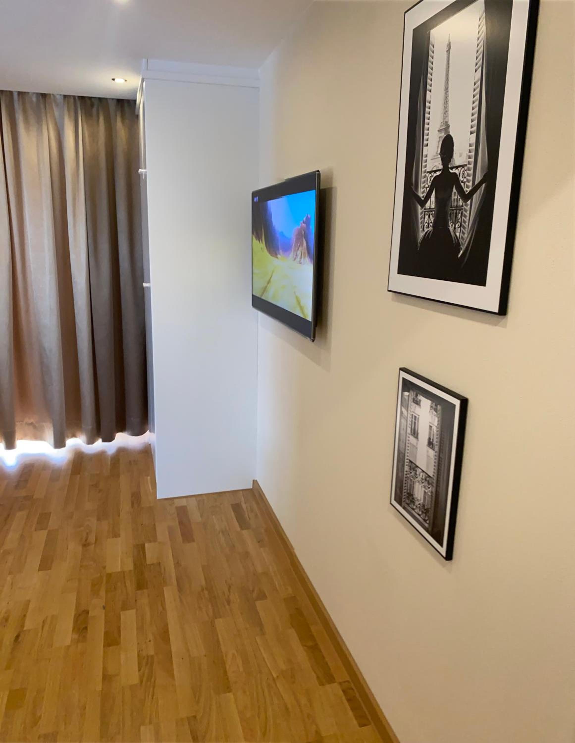 One-Bedroom Apartment - Photo 20