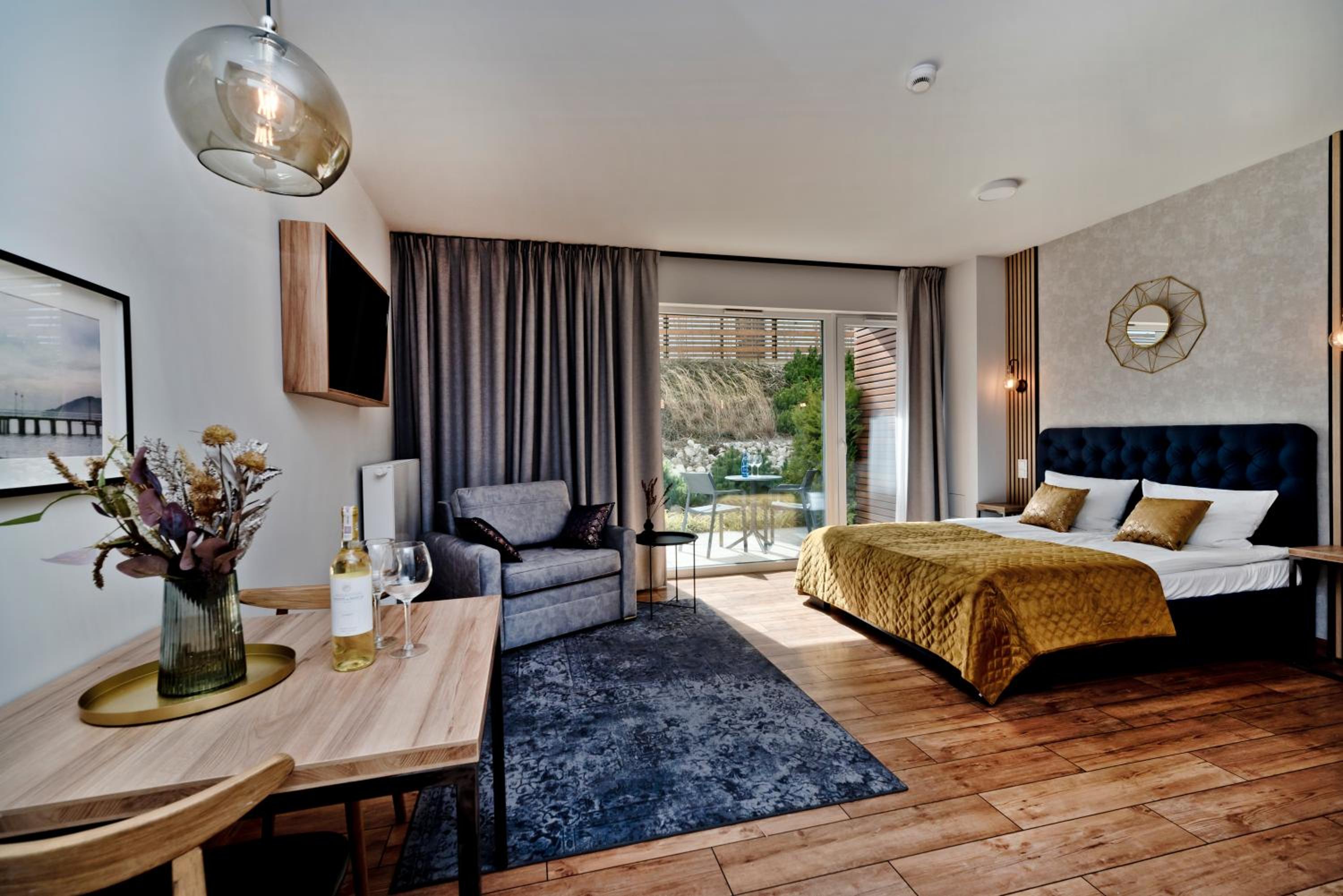 Studio Apartment