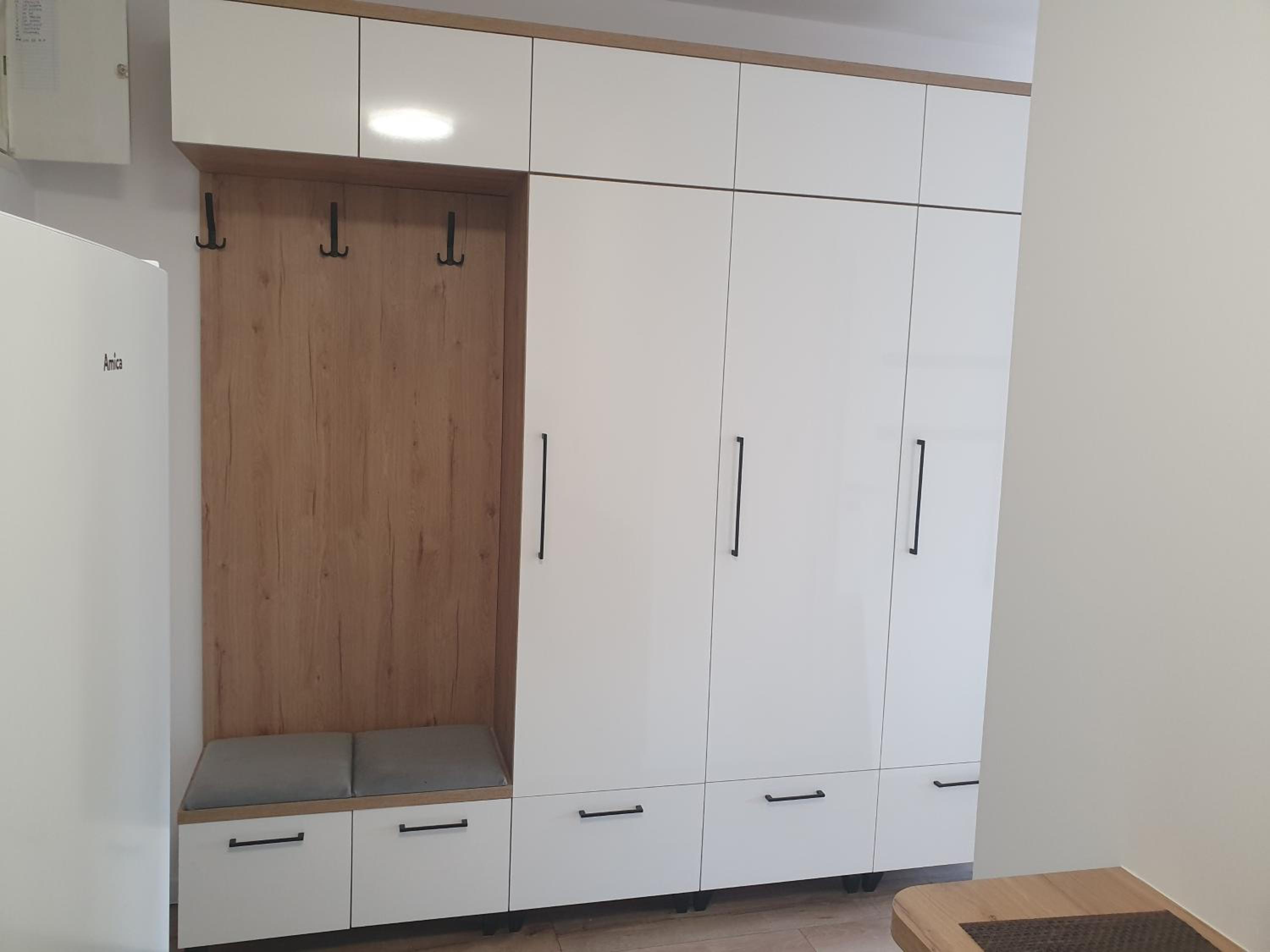 One-Bedroom Apartment - Photo 1