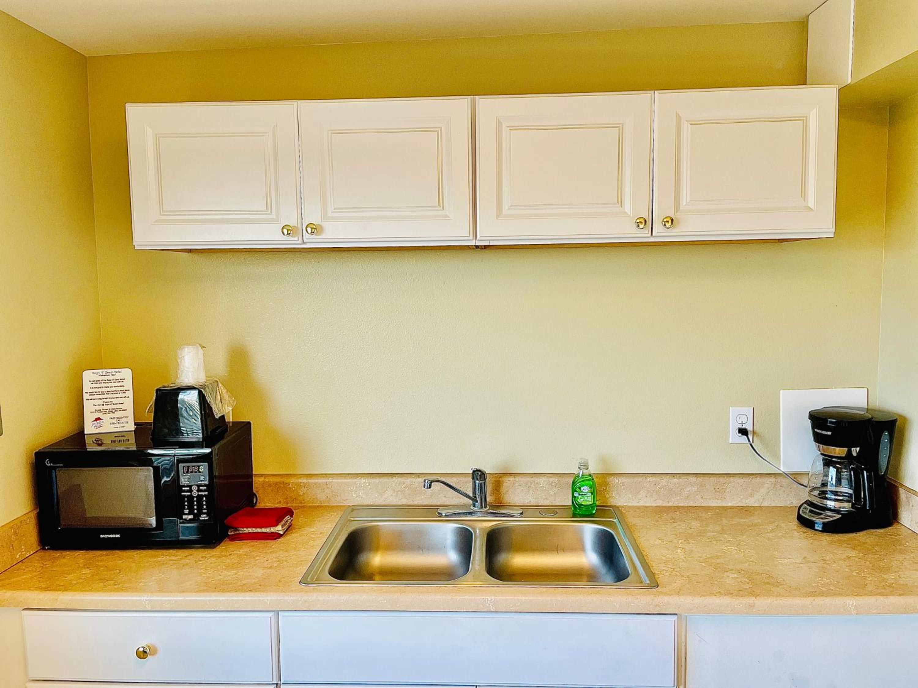 Deluxe Kitchen Room - Photo 4