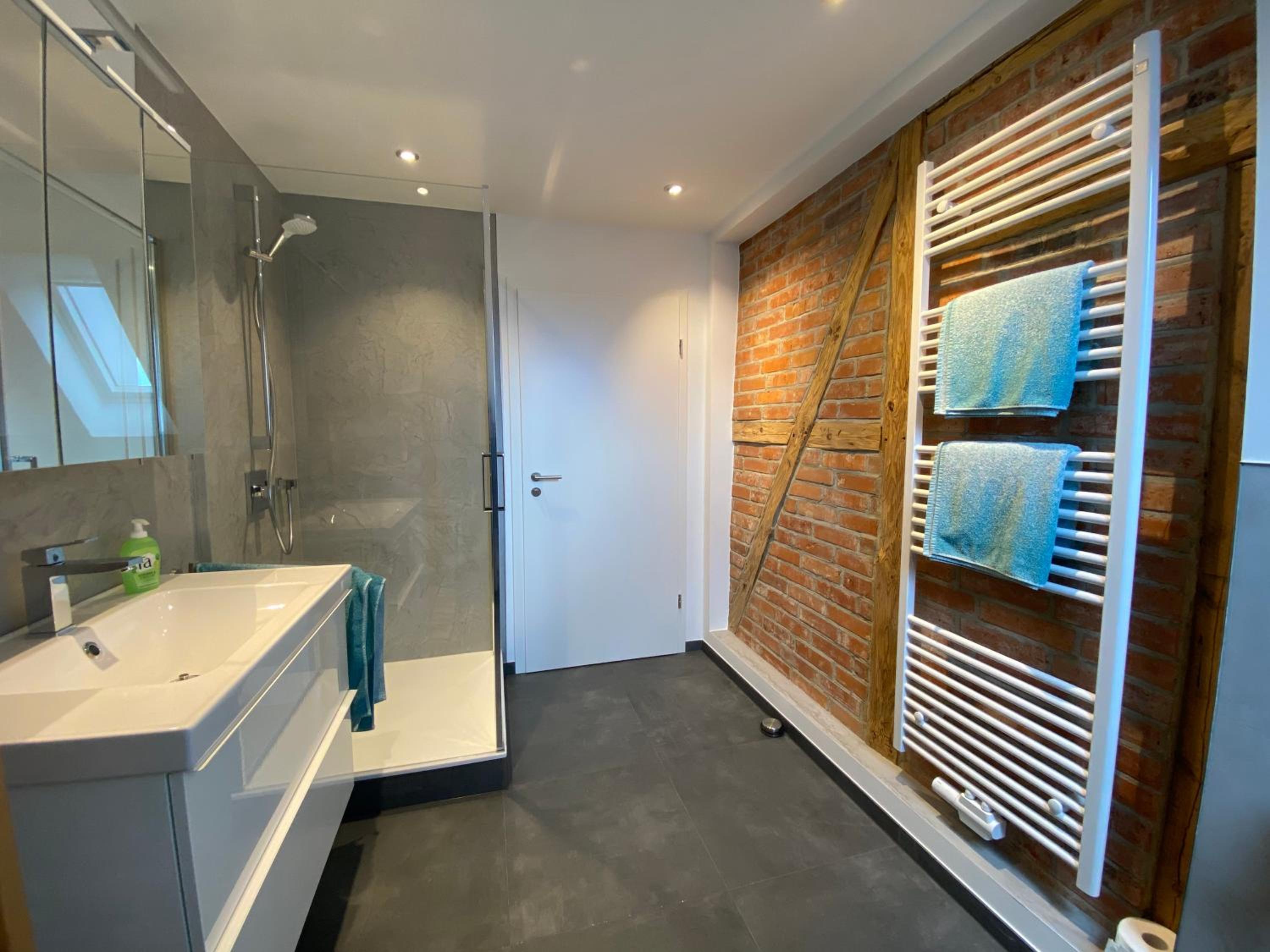 Duplex Suite - Photo 13