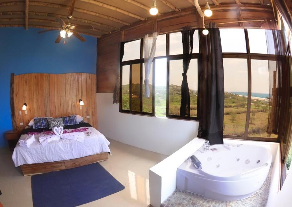 Deluxe Suite with Spa Bath photo 1