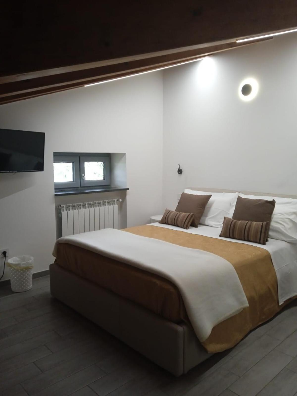 Large Double Room photo 1