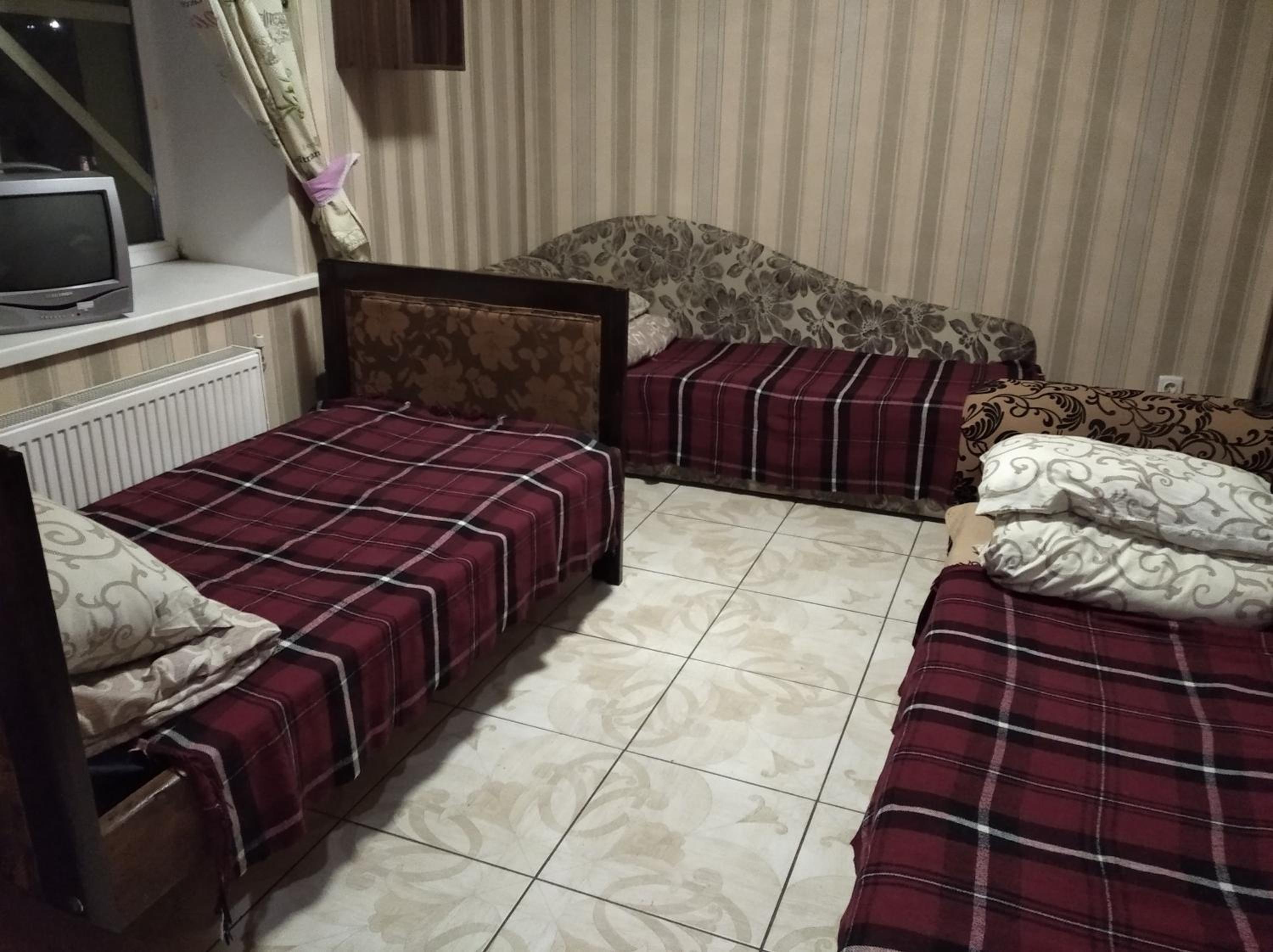 Single Bed in Dormitory Room with Private Bathroom