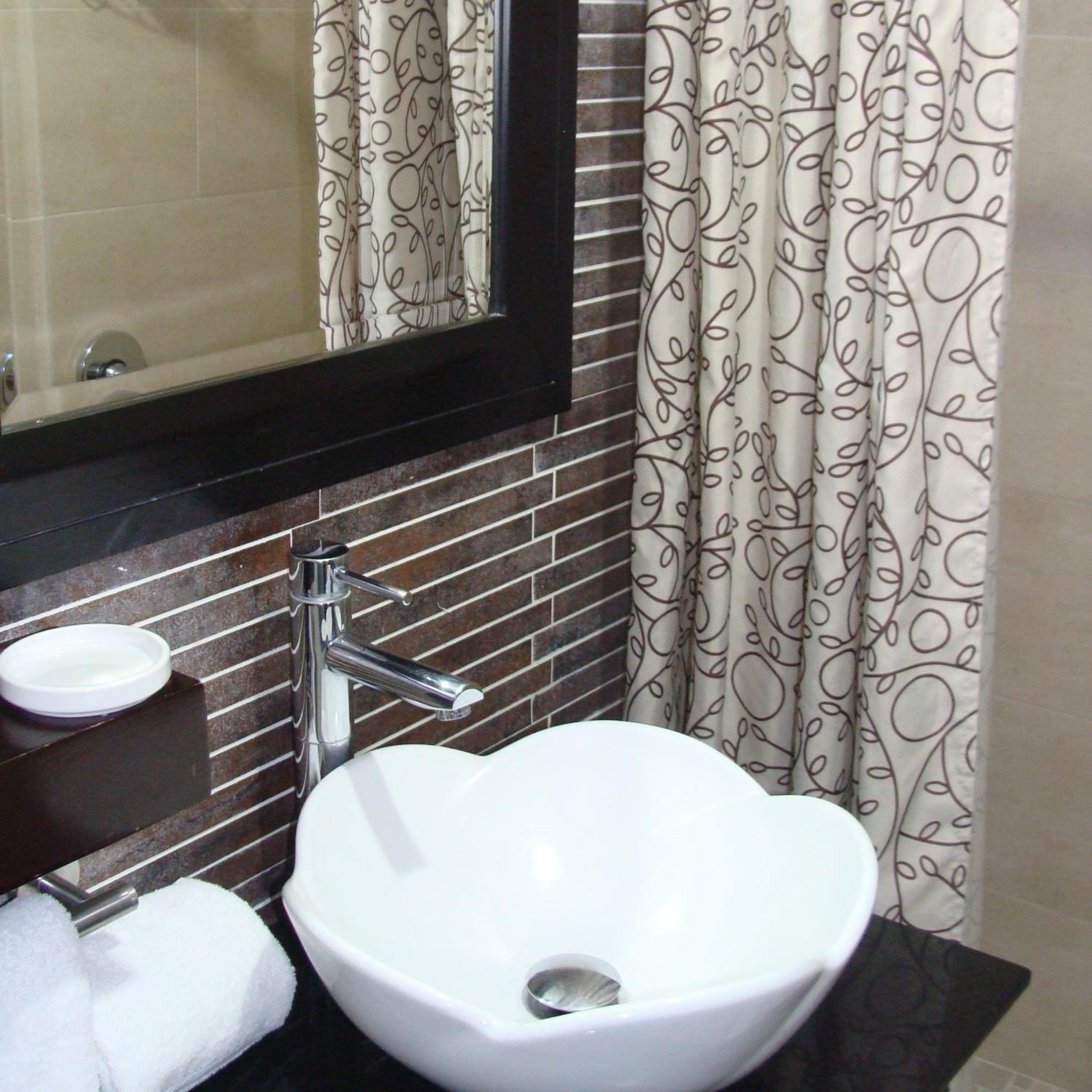 Double Room - Photo 8