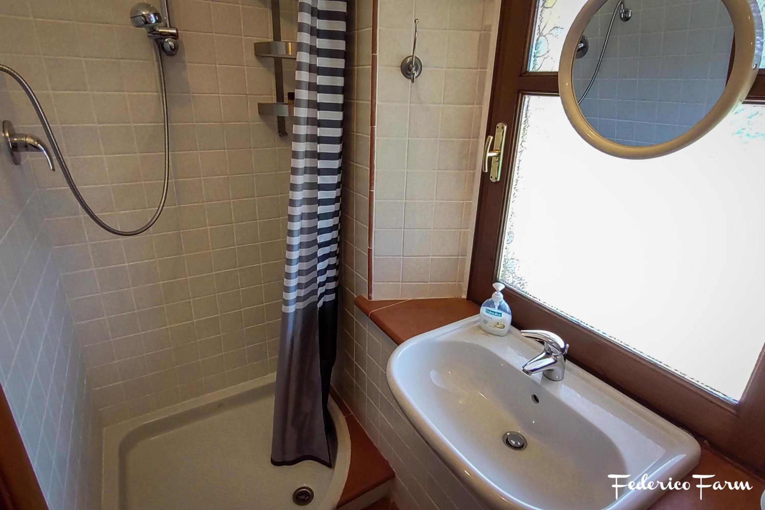 Economy Double Room - Photo 20