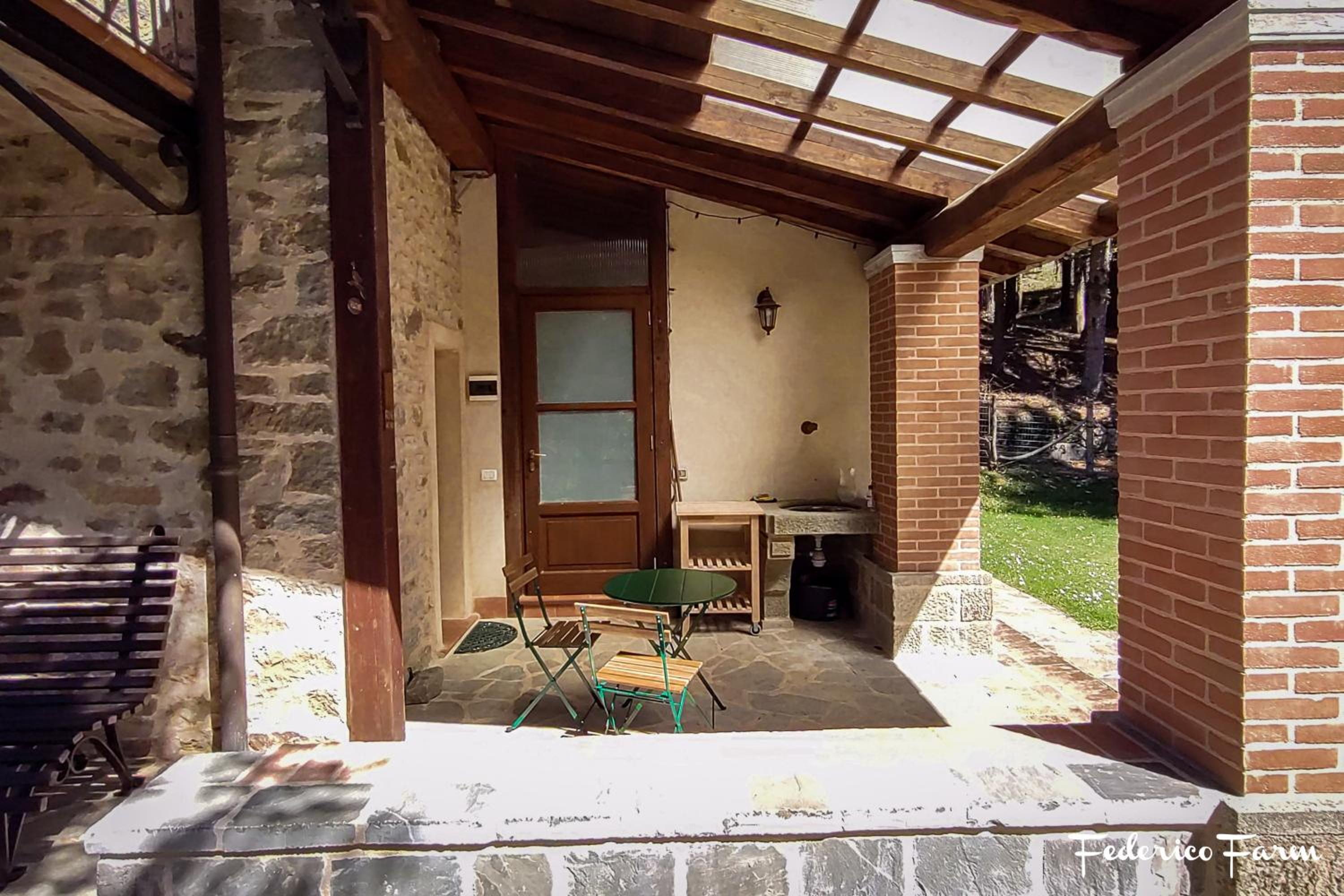 Double Room with Patio - Photo 9