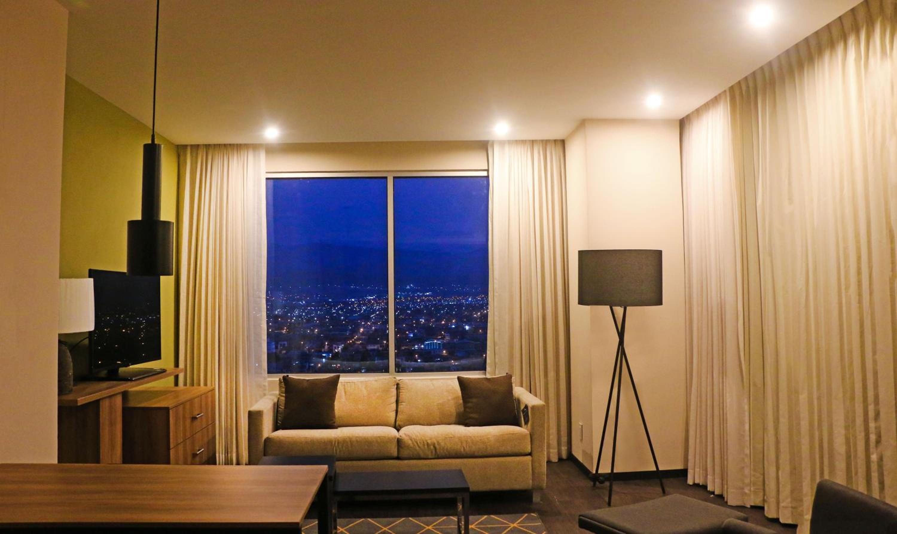 King Suite with City View - Photo 1