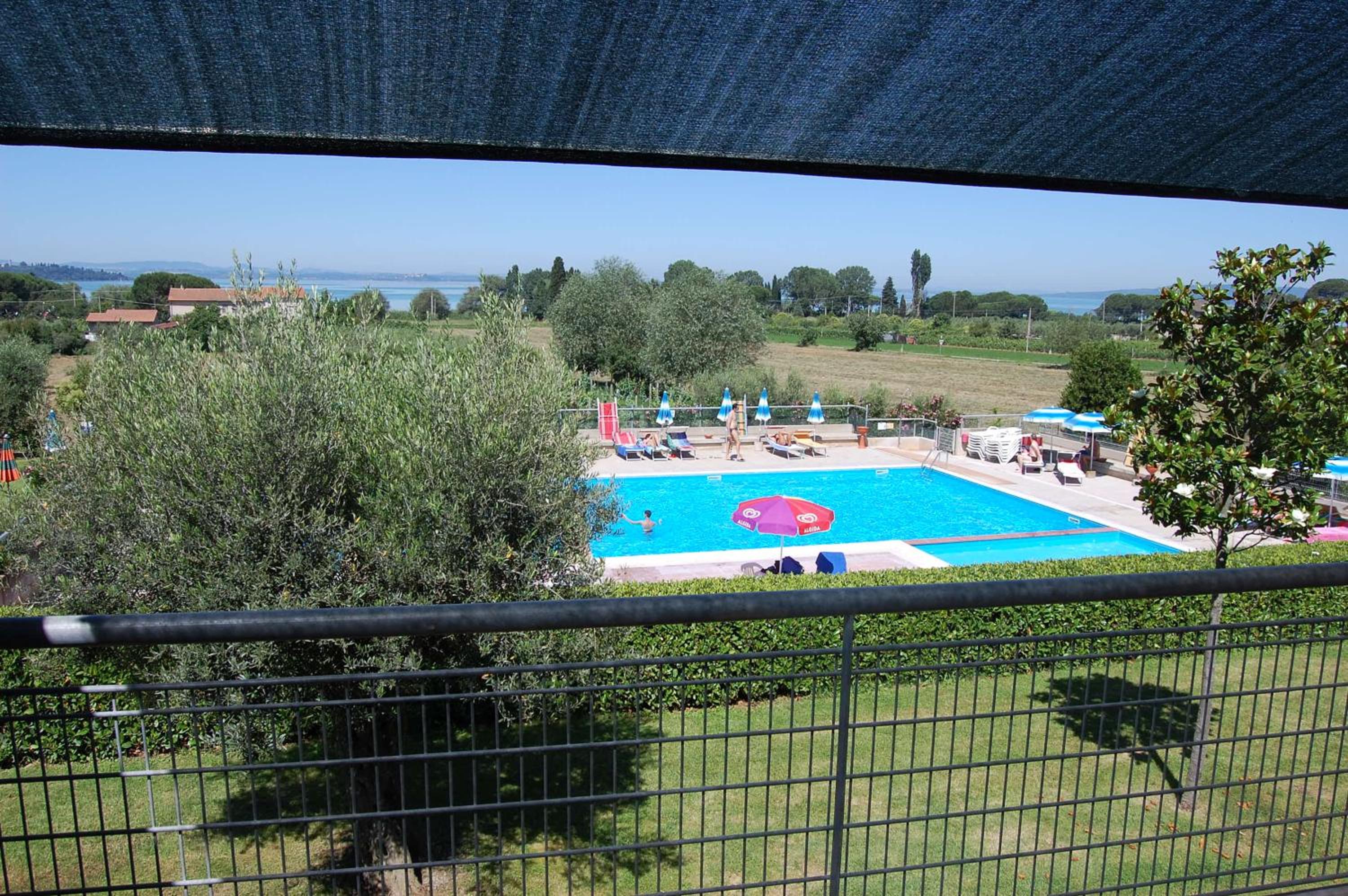 Apartment with Balcony - Photo 4
