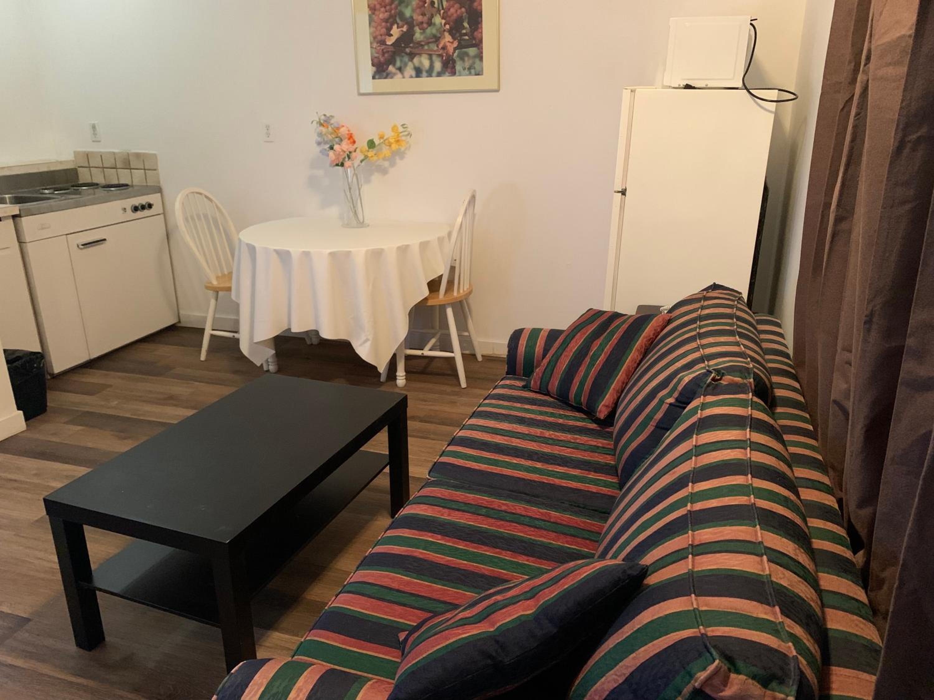 One-Bedroom Suite with Sofa Bed photo 2