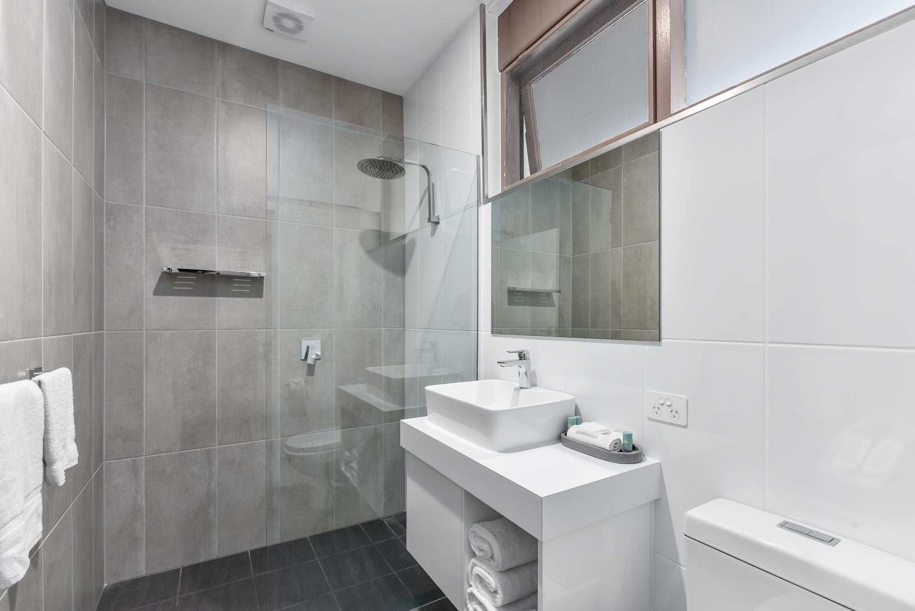 Superior Triple Room - Photo 4