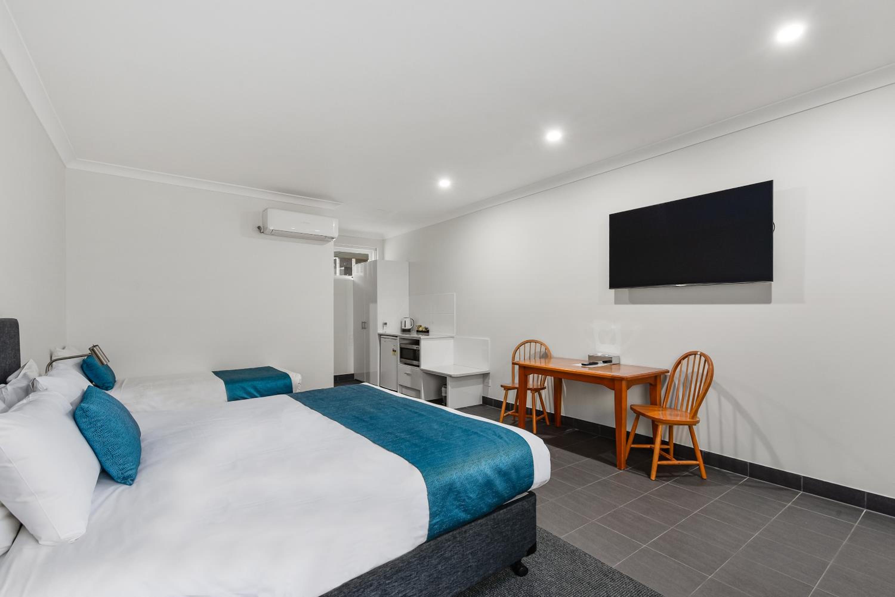 Superior Triple Room - Photo 2