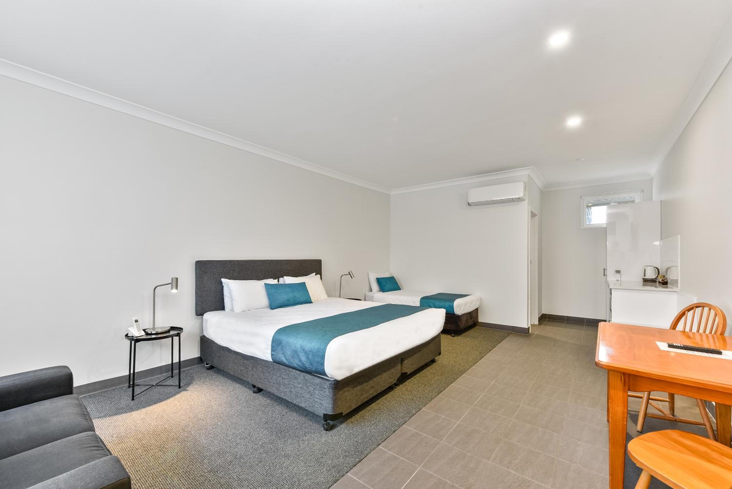 Superior Triple Room - Photo 1