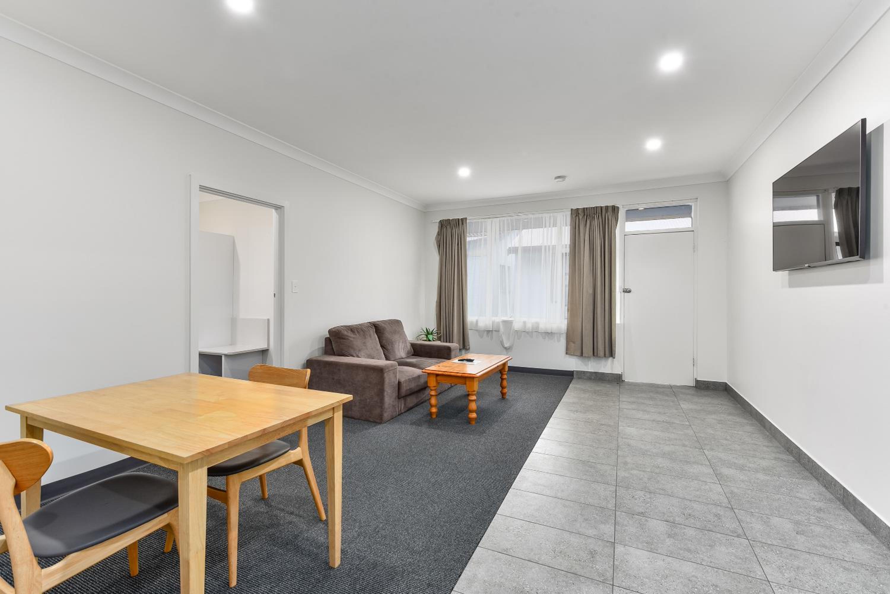 One-Bedroom Apartment - Photo 1