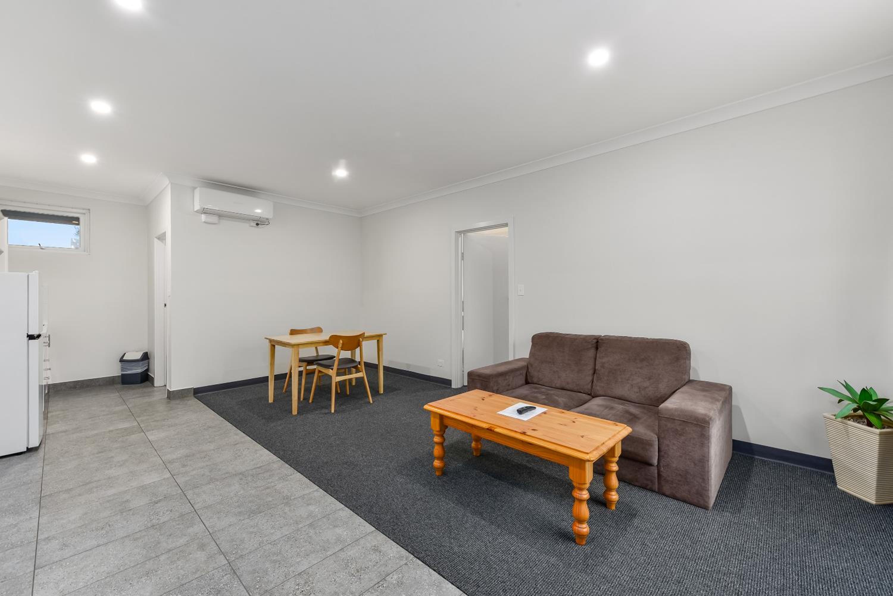 One-Bedroom Apartment - Photo 3