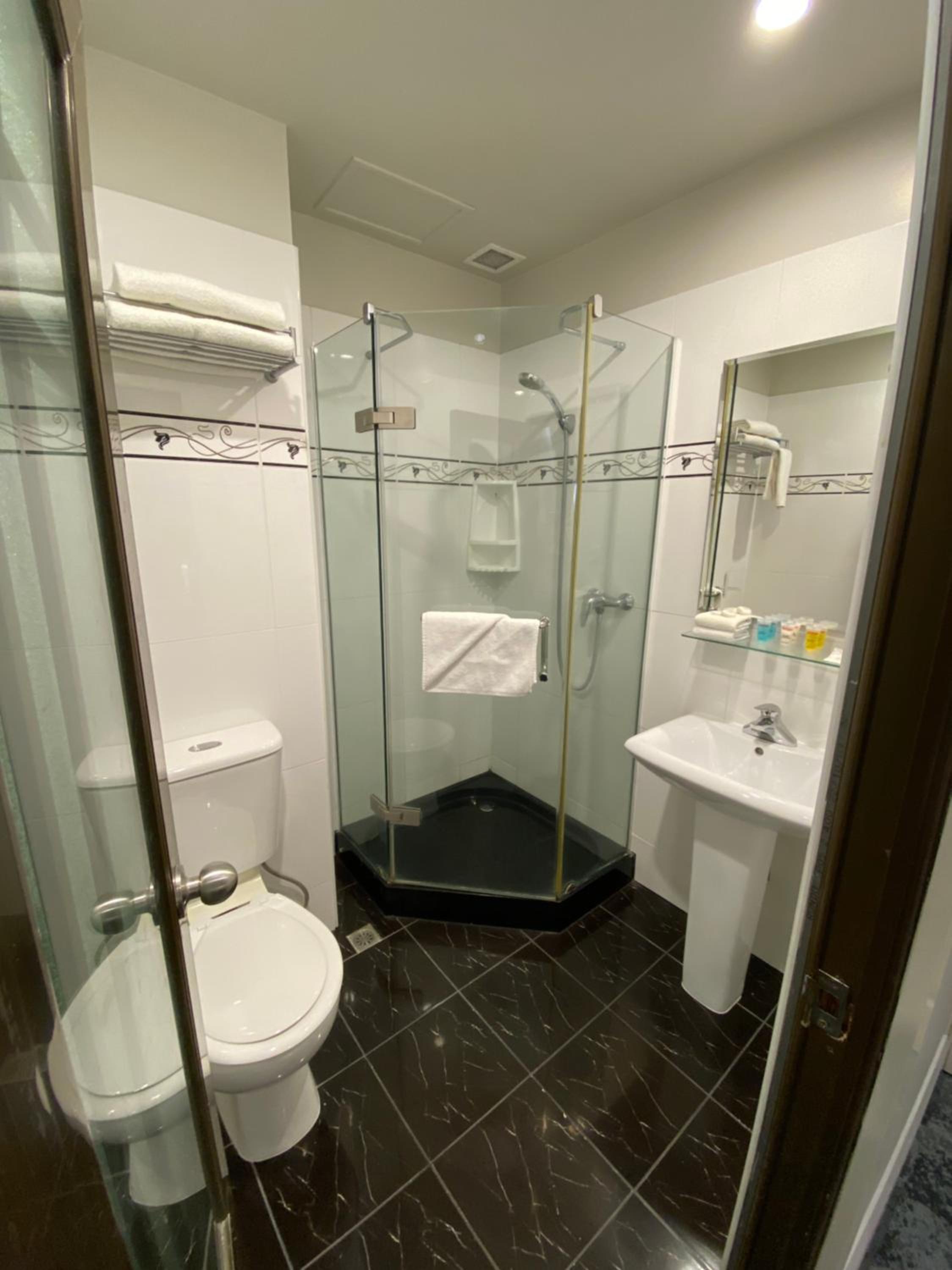 Deluxe Double Room - Photo 19
