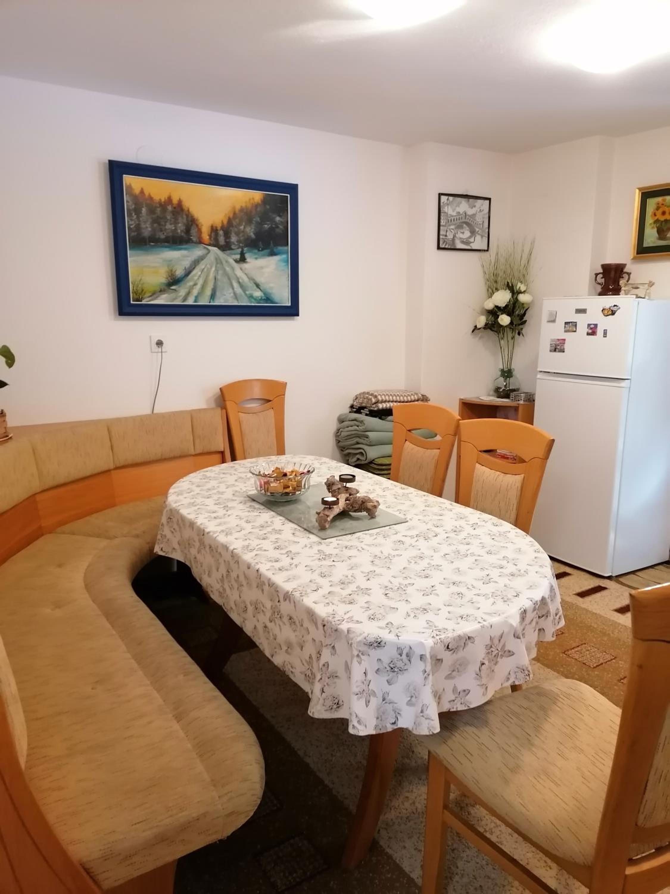 Three-Bedroom House photo 3
