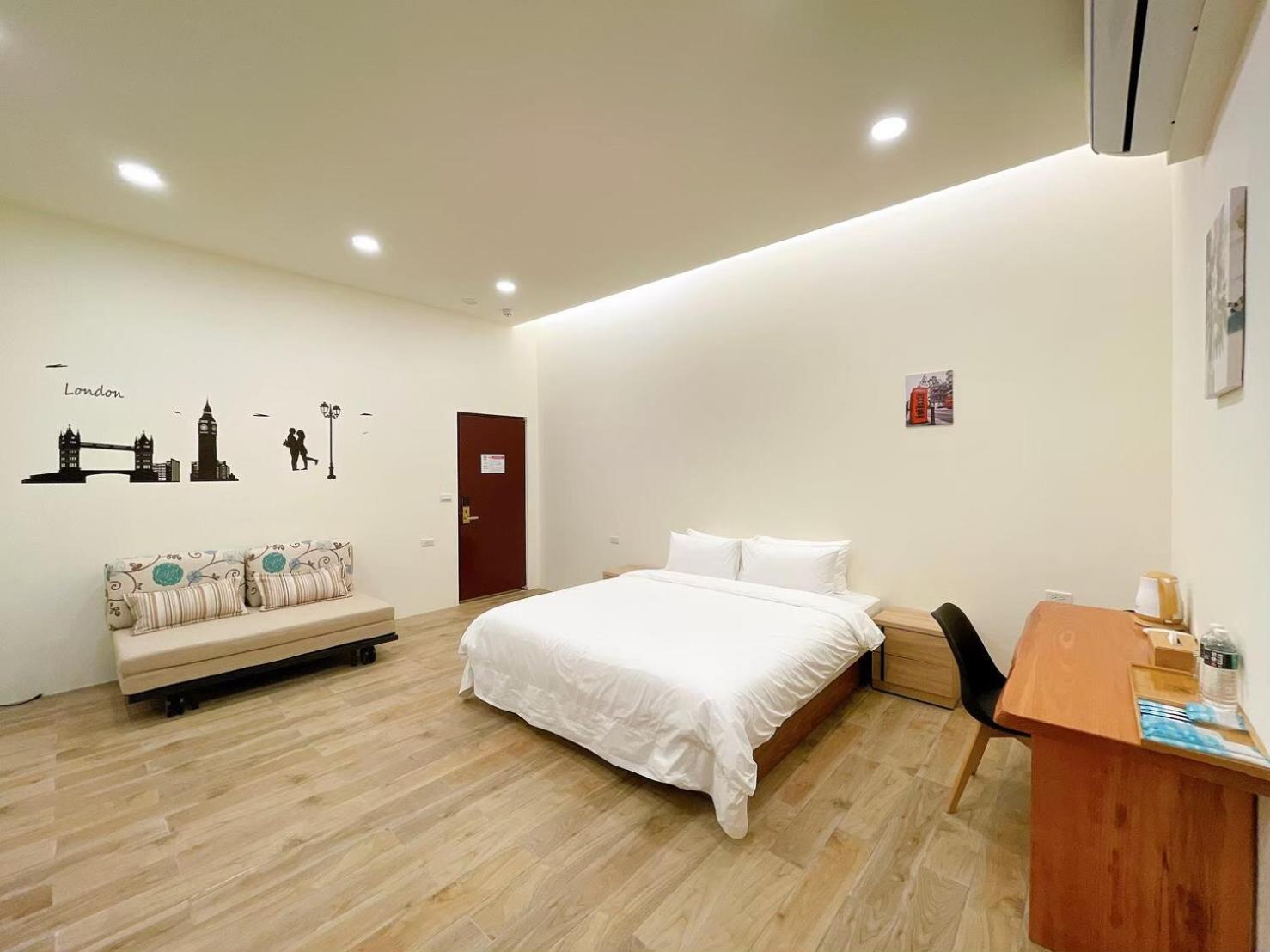 Deluxe Double Room with Balcony photo 1