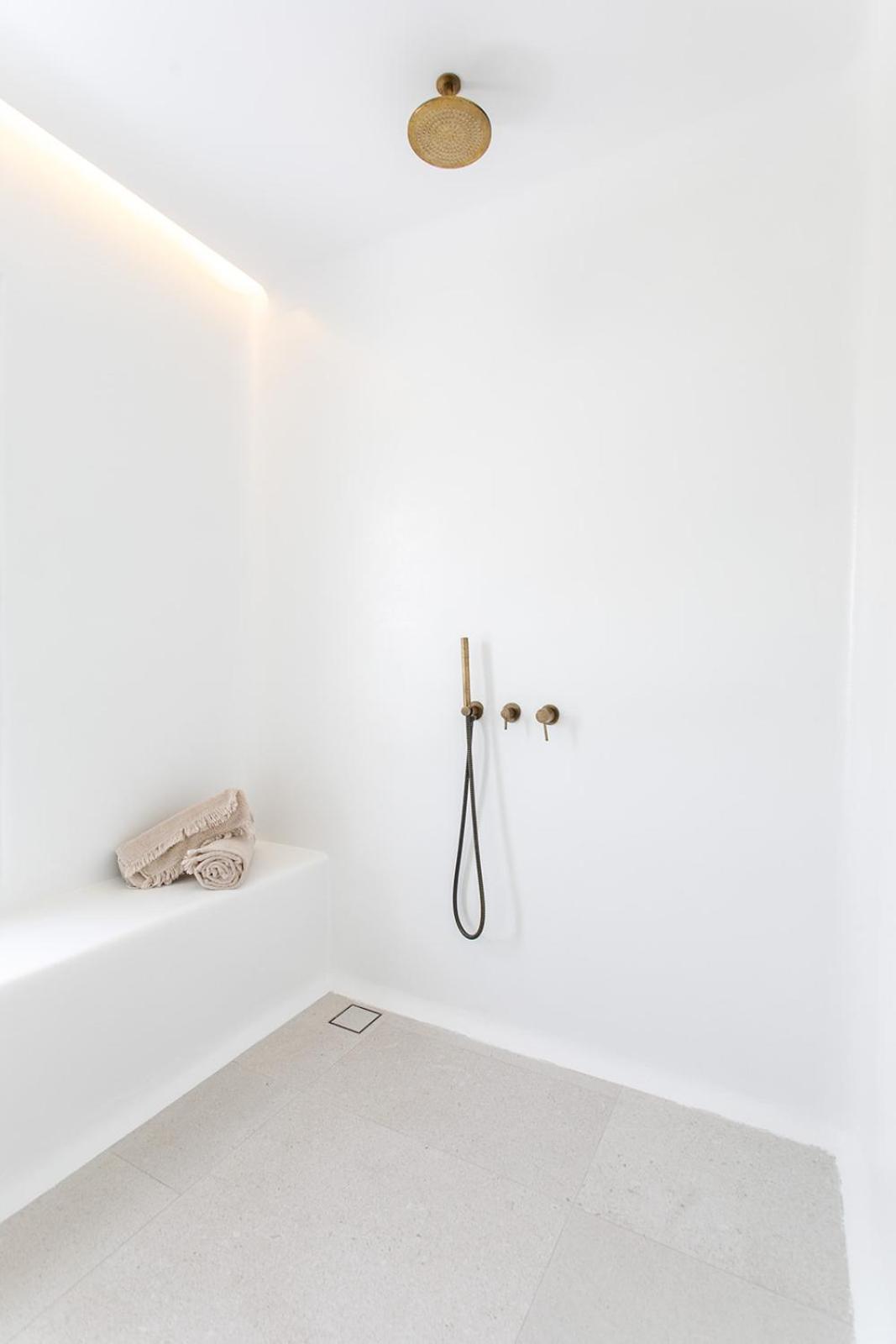 Suite with Balcony - Photo 15