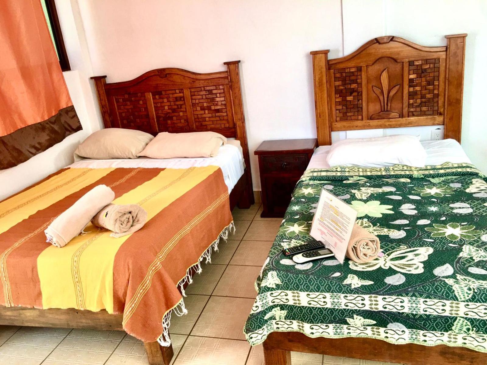 Quadruple Room with Sea View - Photo 6